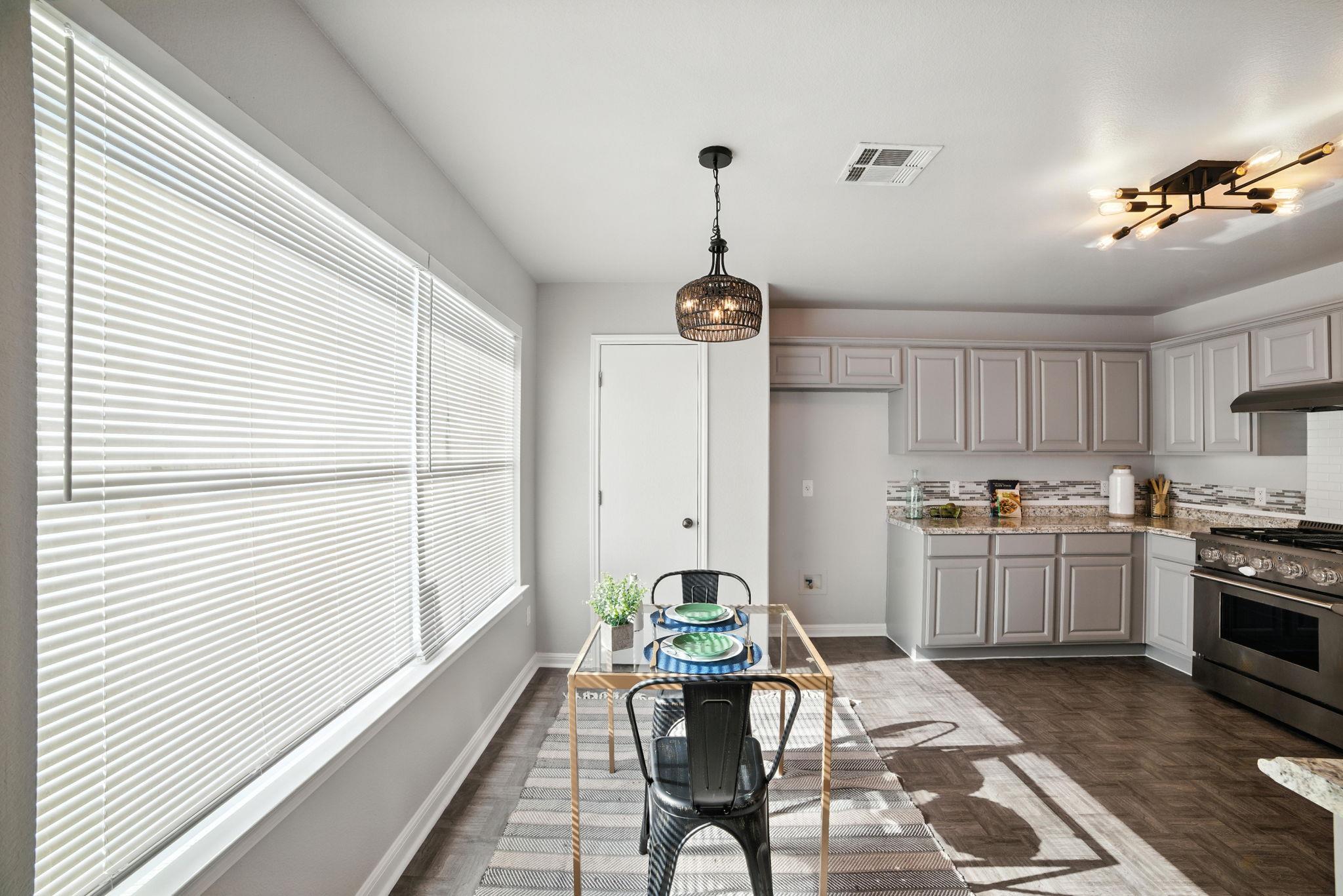 1107 Blewett Dr, Hutto, TX 78634