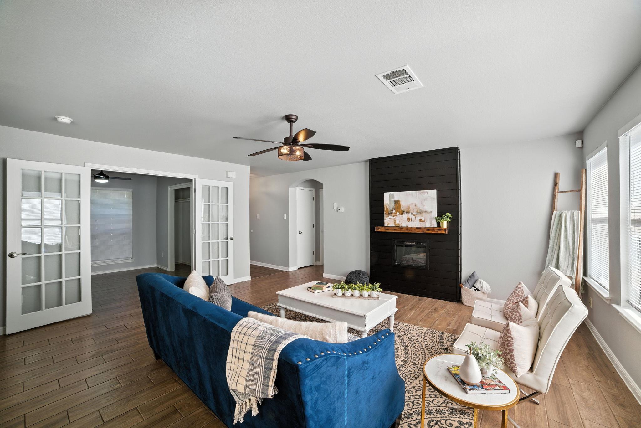 1107 Blewett Dr, Hutto, TX 78634