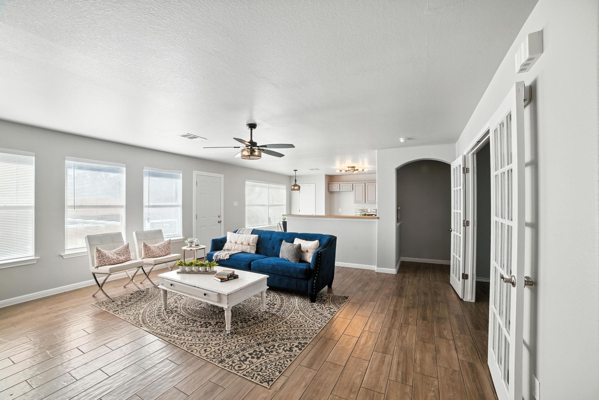1107 Blewett Dr, Hutto, TX 78634