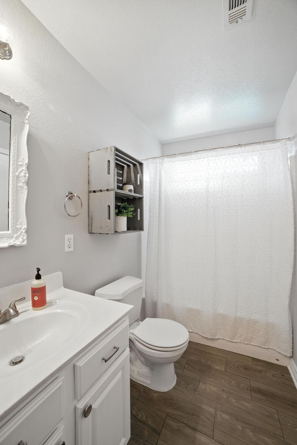 1107 Blewett Dr, Hutto, TX 78634