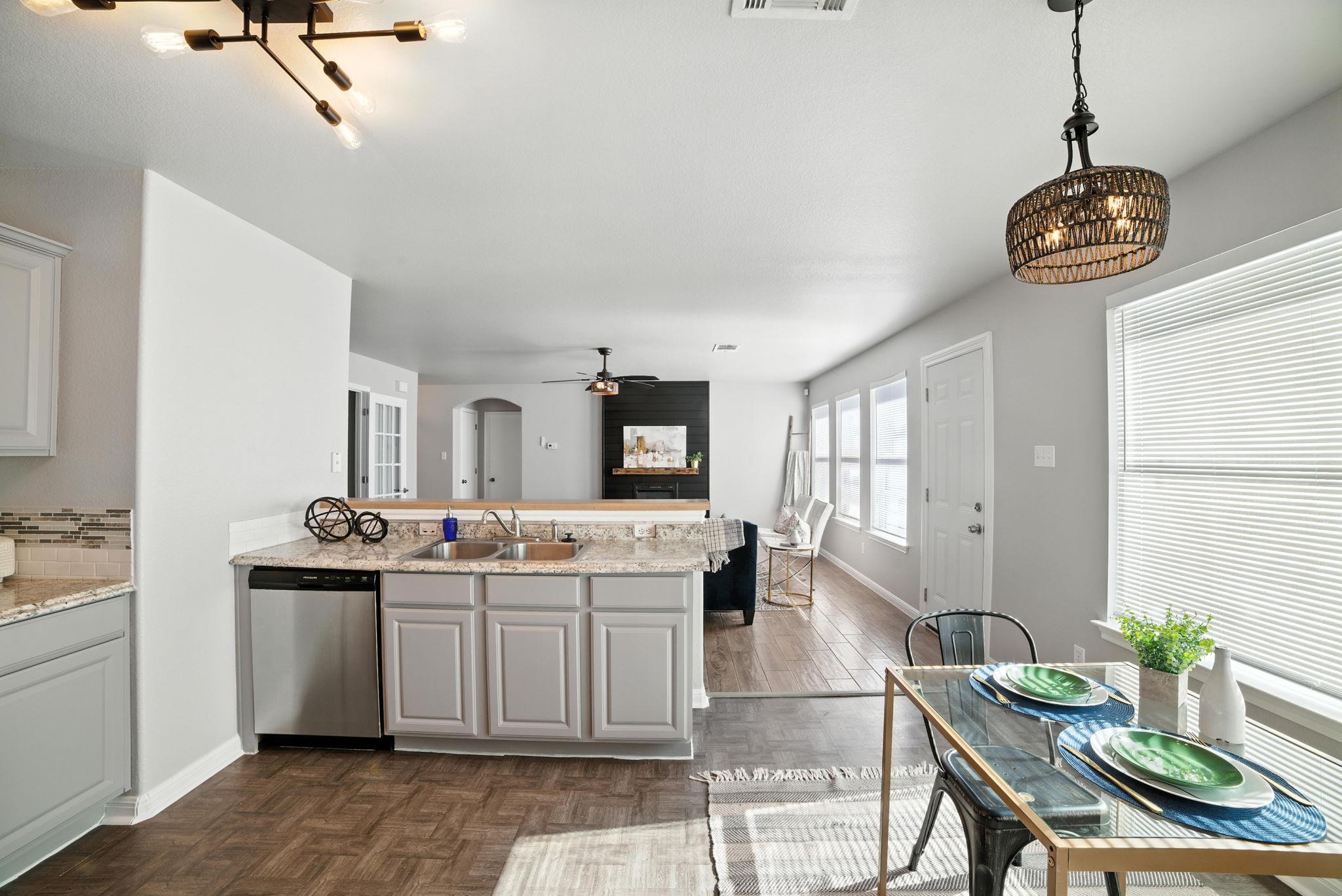 1107 Blewett Dr, Hutto, TX 78634