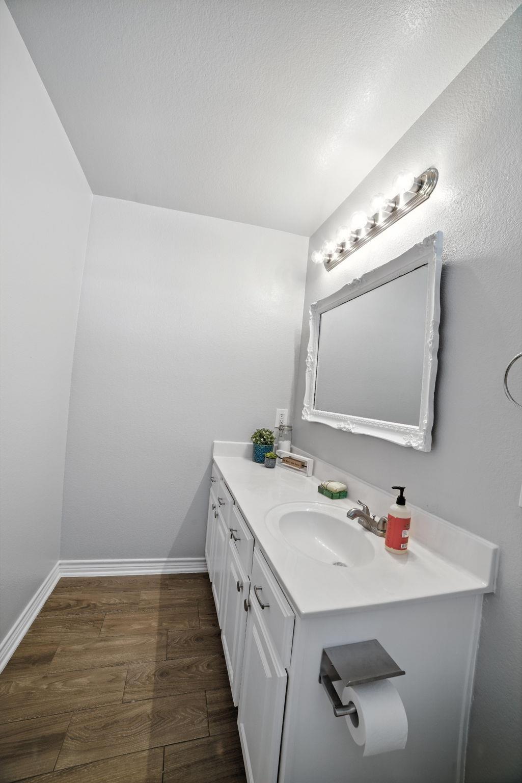 1107 Blewett Dr, Hutto, TX 78634