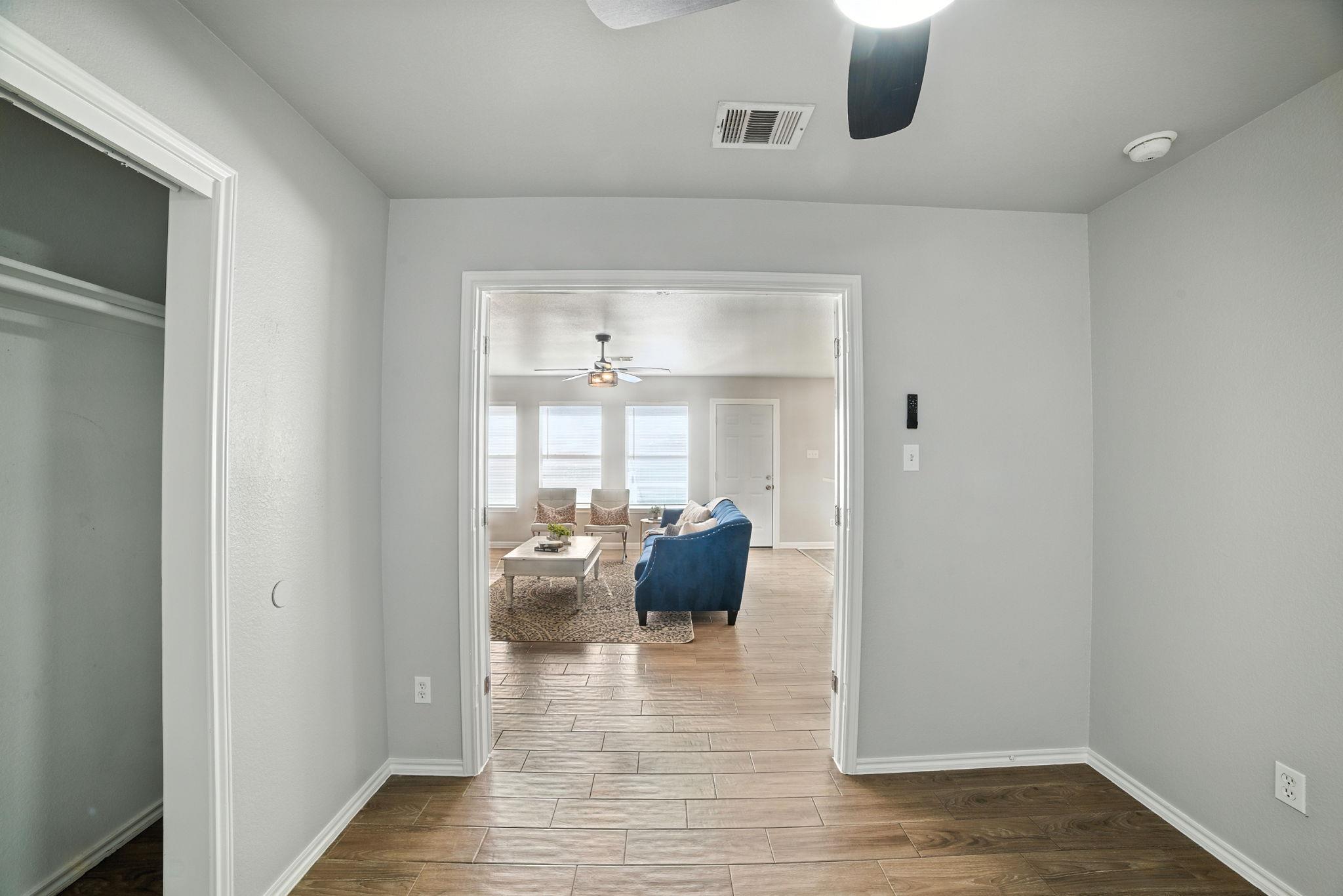 1107 Blewett Dr, Hutto, TX 78634