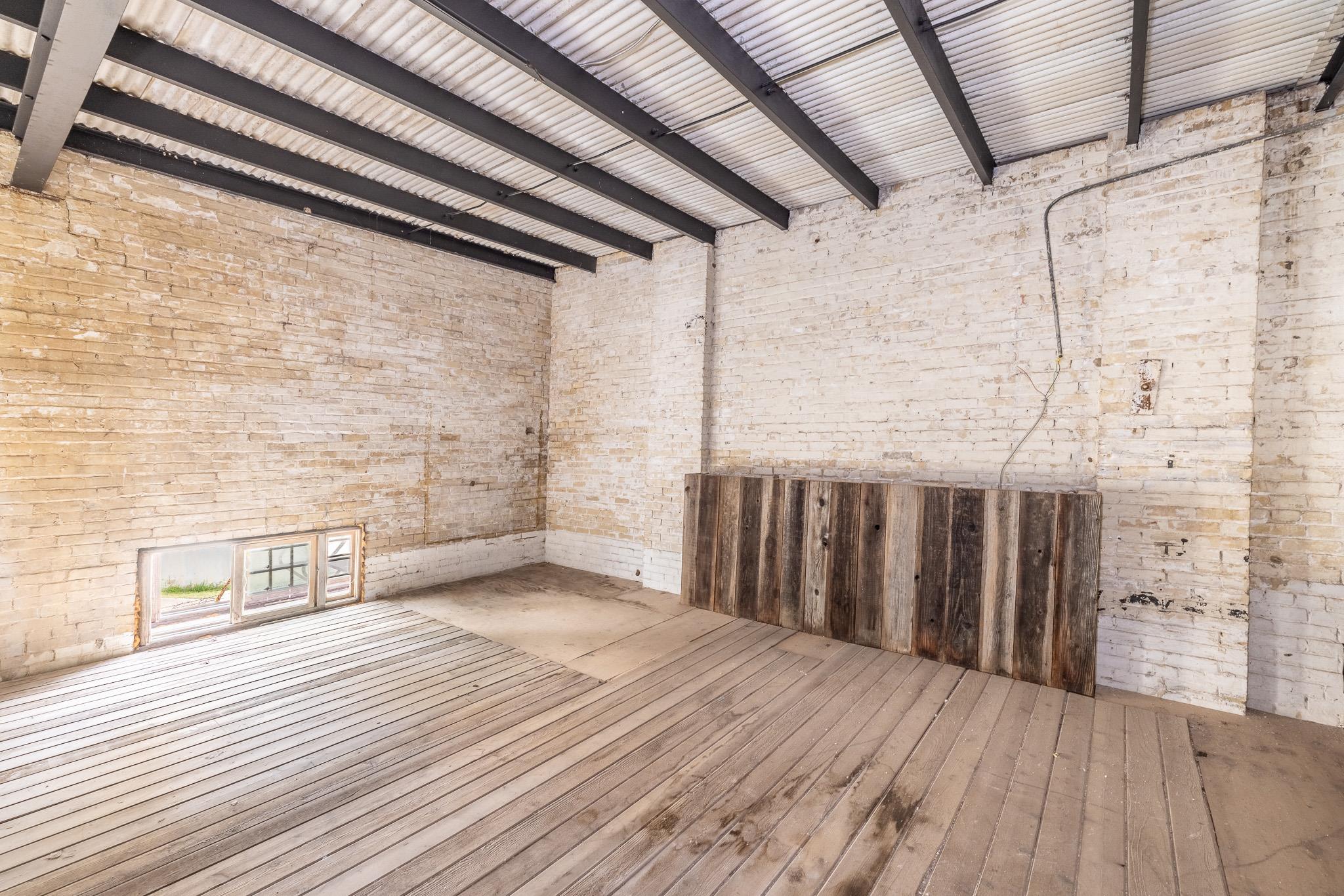 205 Saint John St, Gonzales, TX 78629