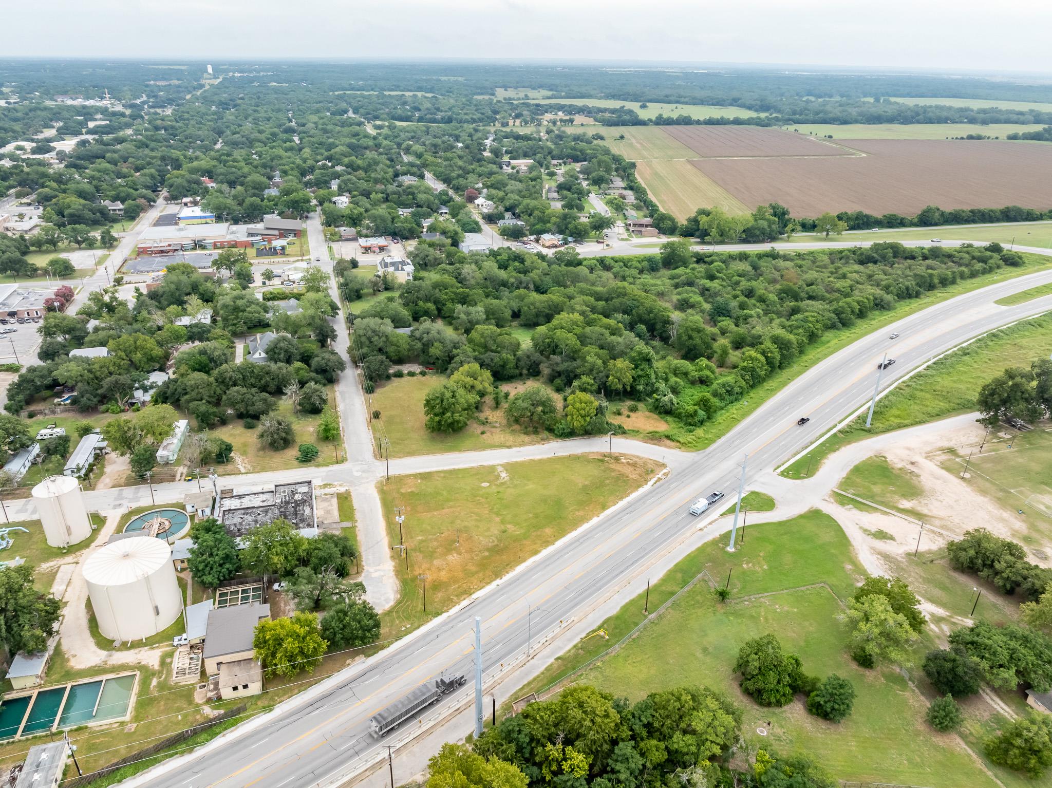 205 Saint John St, Gonzales, TX 78629