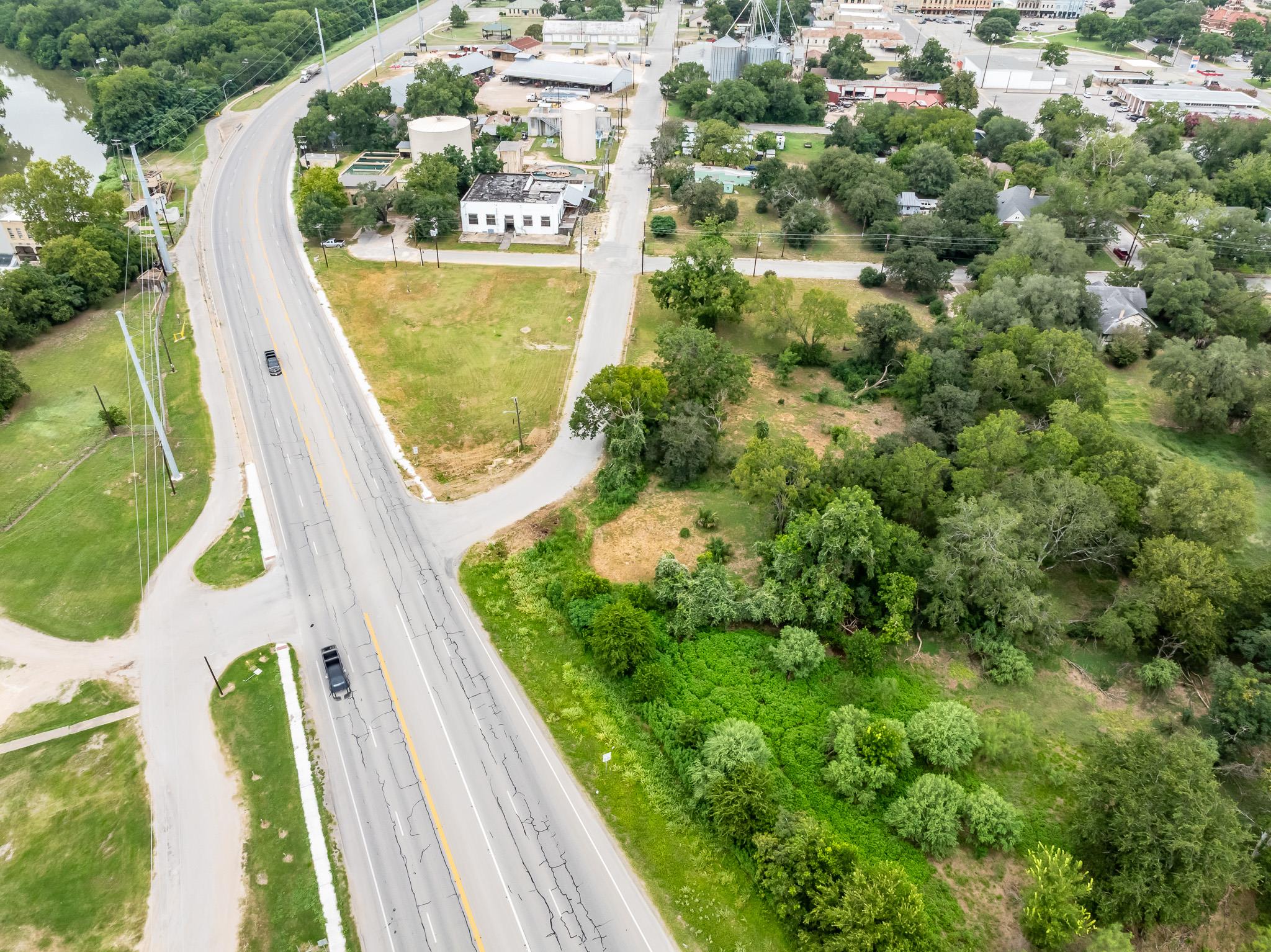 205 Saint John St, Gonzales, TX 78629