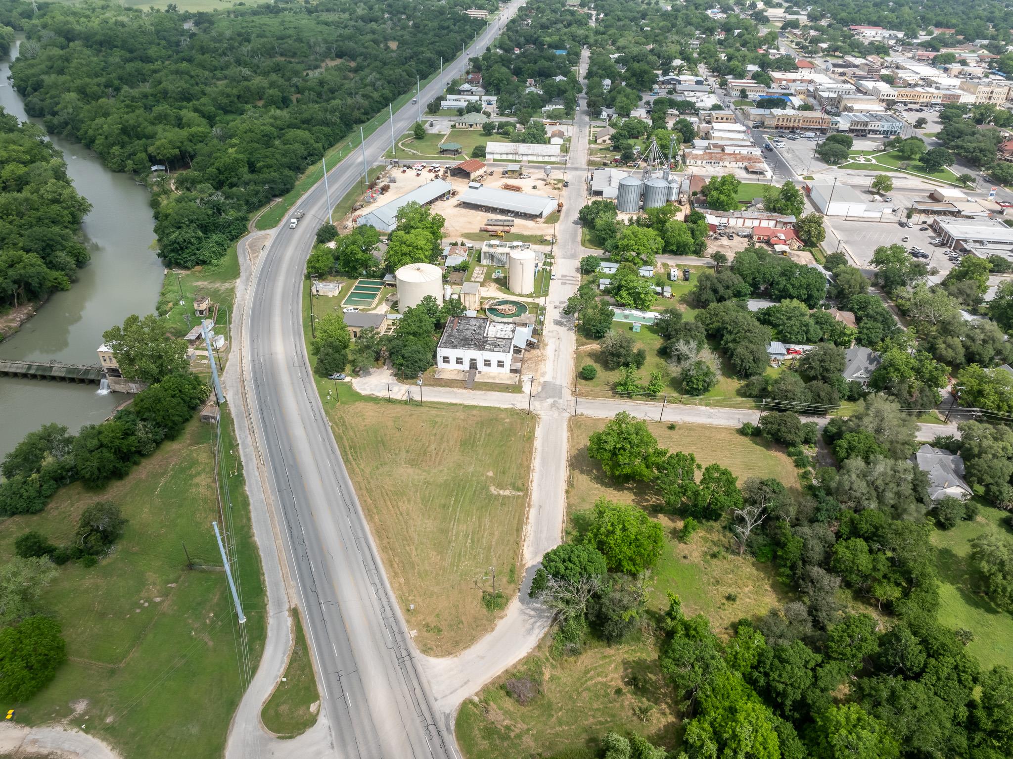 205 Saint John St, Gonzales, TX 78629