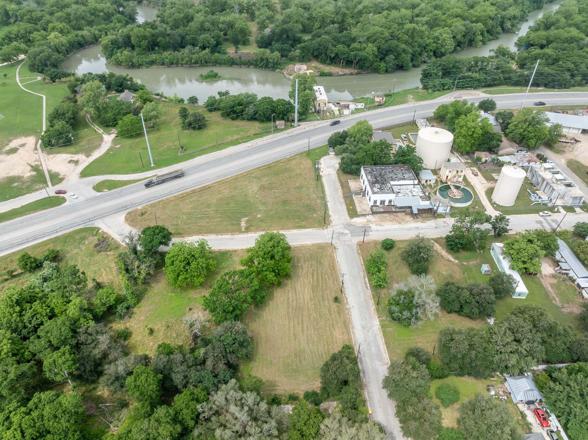 205 Saint John St, Gonzales, TX 78629