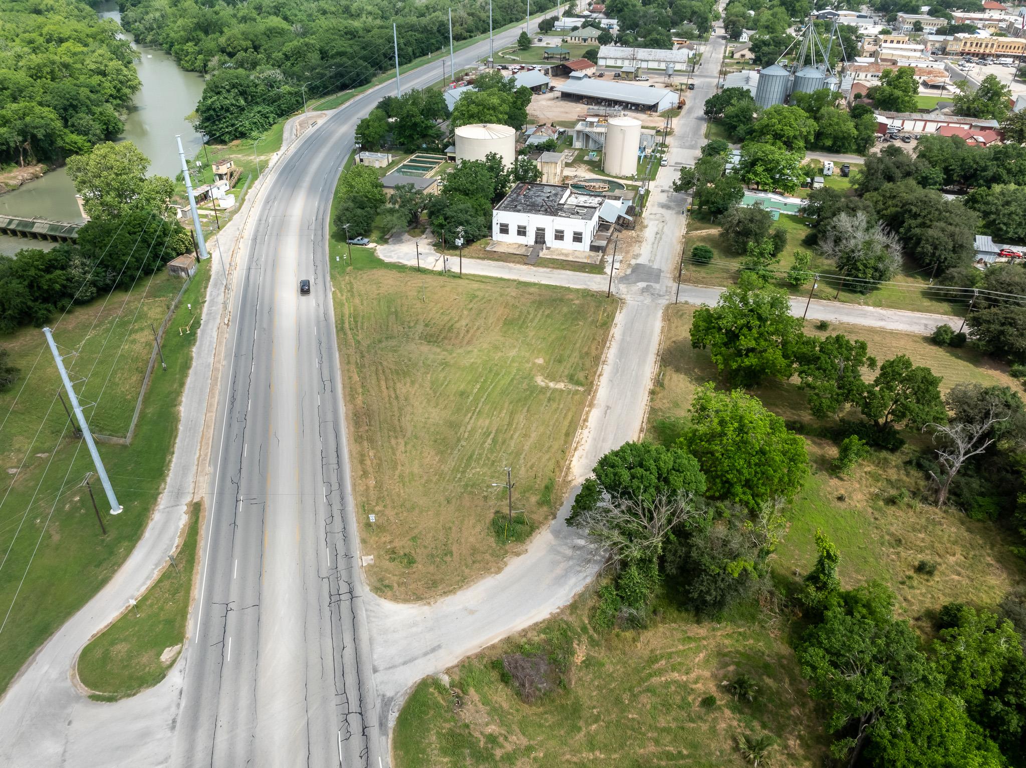 205 Saint John St, Gonzales, TX 78629