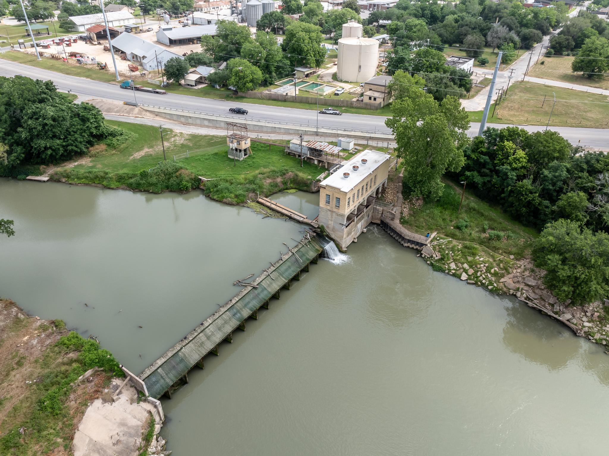 205 Saint John St, Gonzales, TX 78629