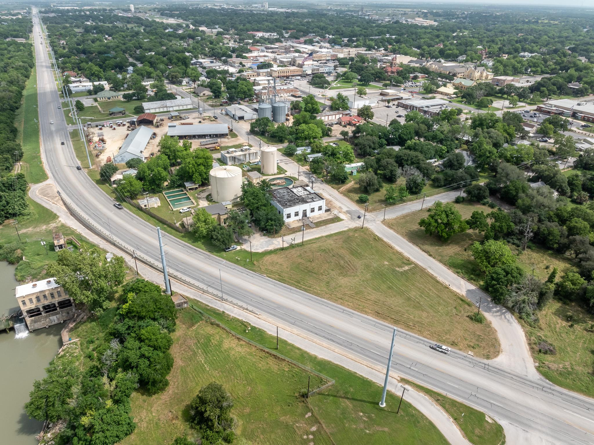 205 Saint John St, Gonzales, TX 78629