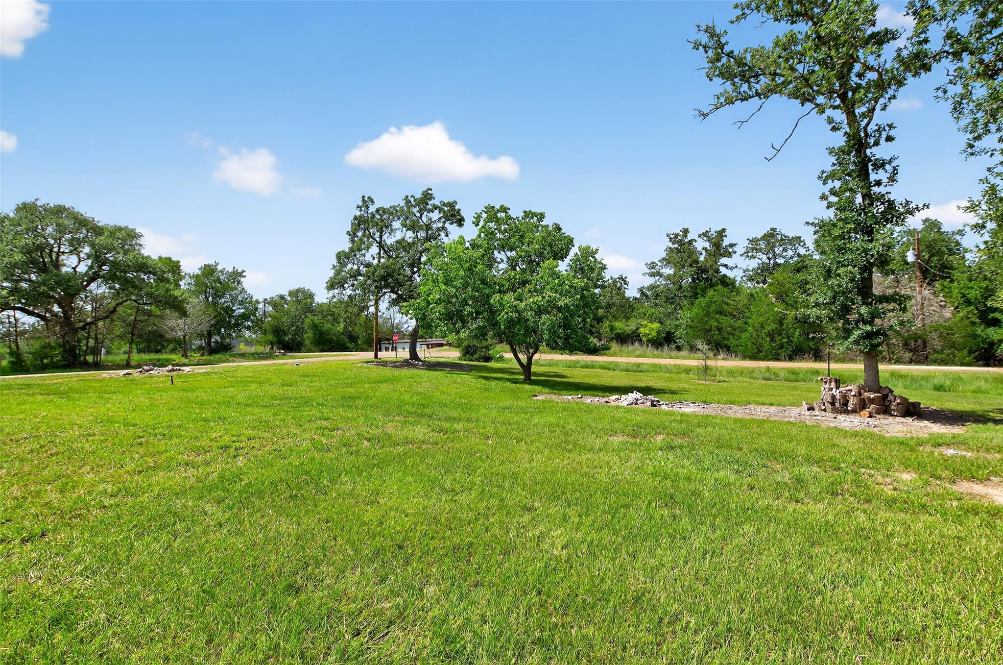 702 Birch Hollow Dr, Somerville, TX 77879