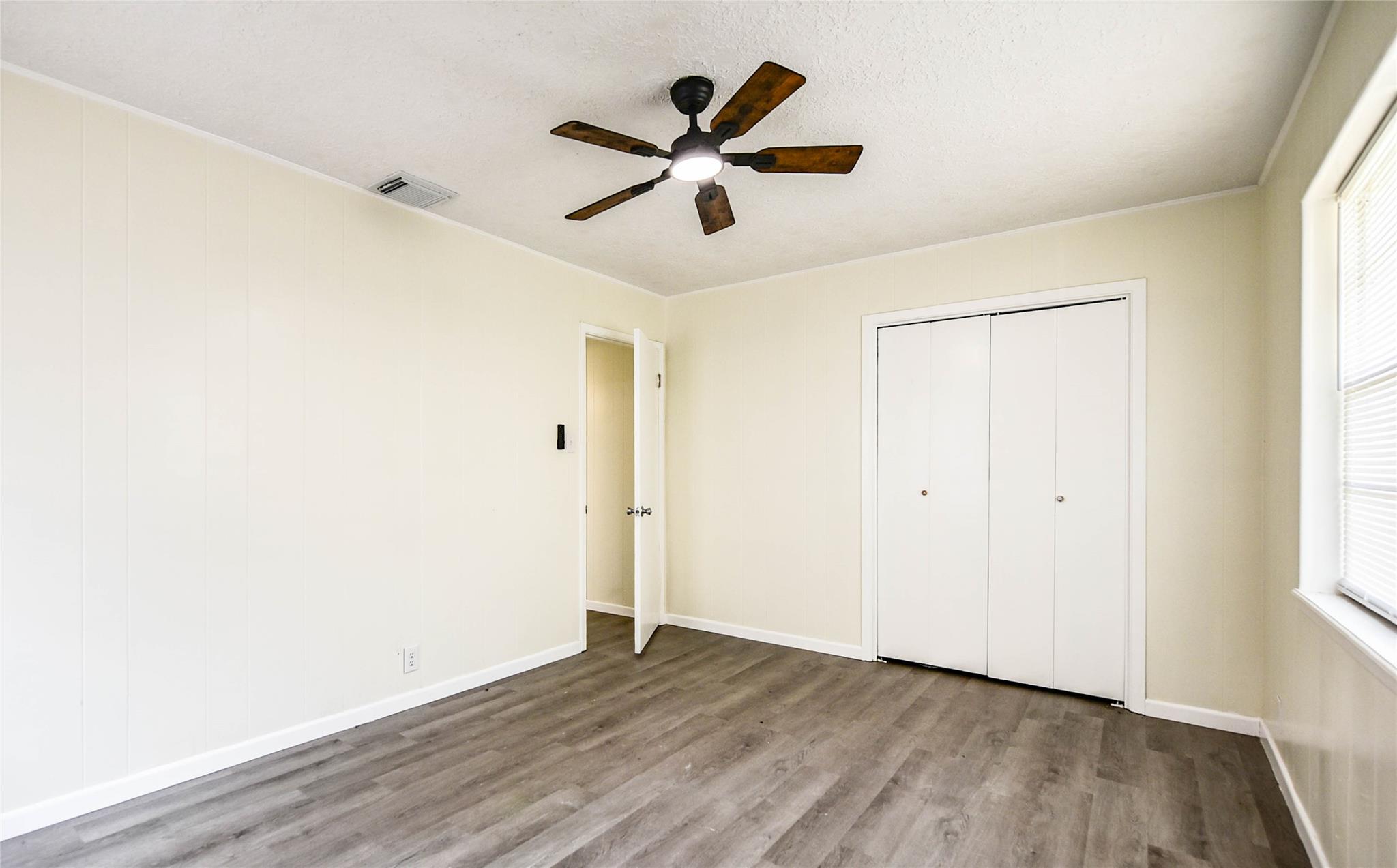8 Patinka Drive, Hearne, TX 77859