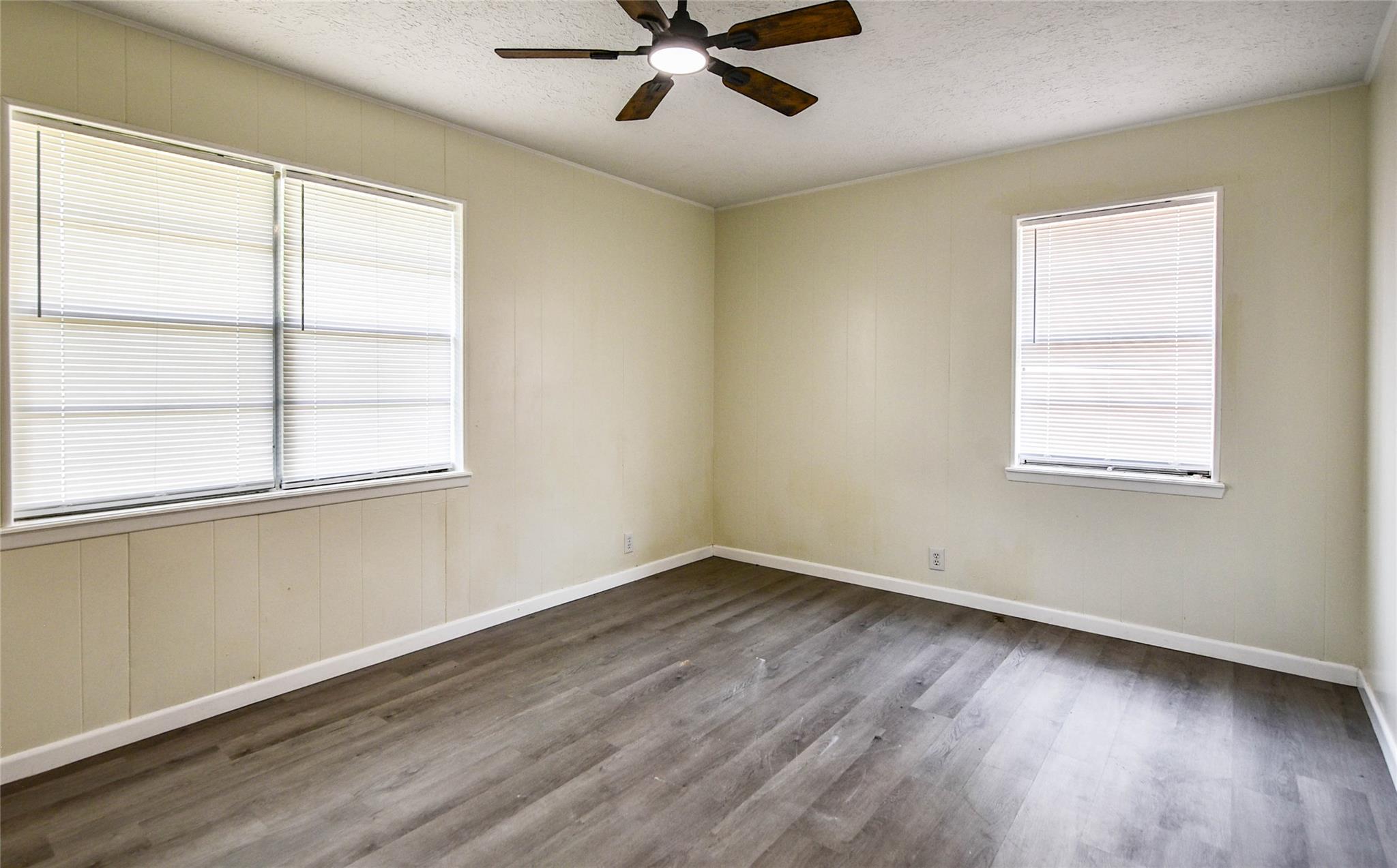 8 Patinka Drive, Hearne, TX 77859