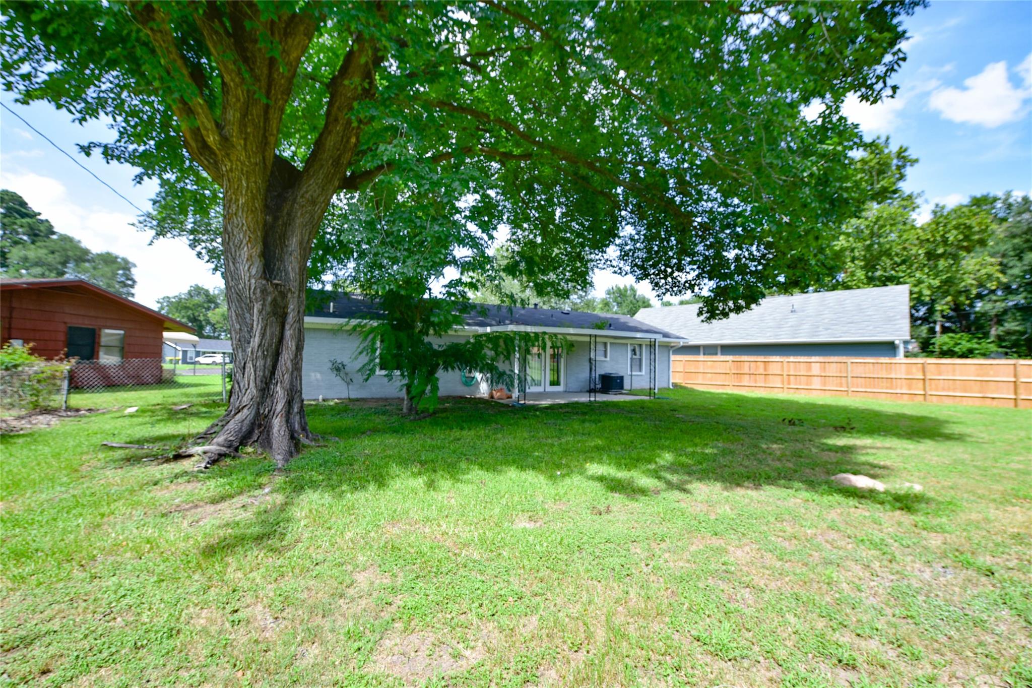 8 Patinka Drive, Hearne, TX 77859