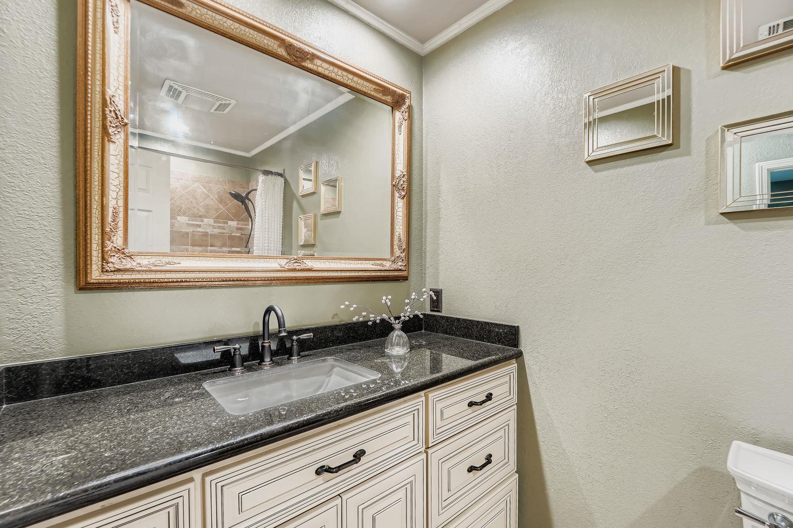 207 Old Thorndale Rd, Taylor, TX 76574