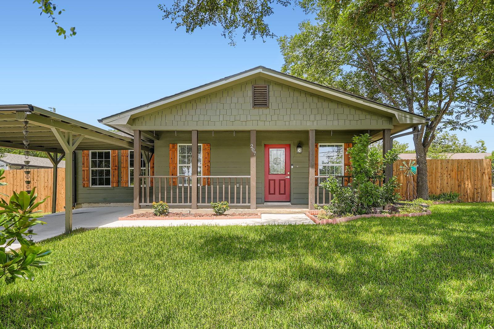 207 Old Thorndale Rd, Taylor, TX 76574
