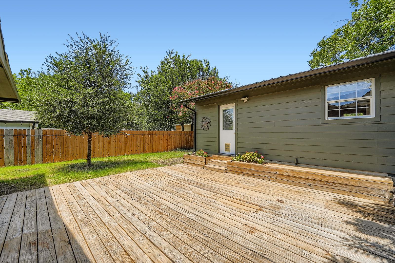 207 Old Thorndale Rd, Taylor, TX 76574