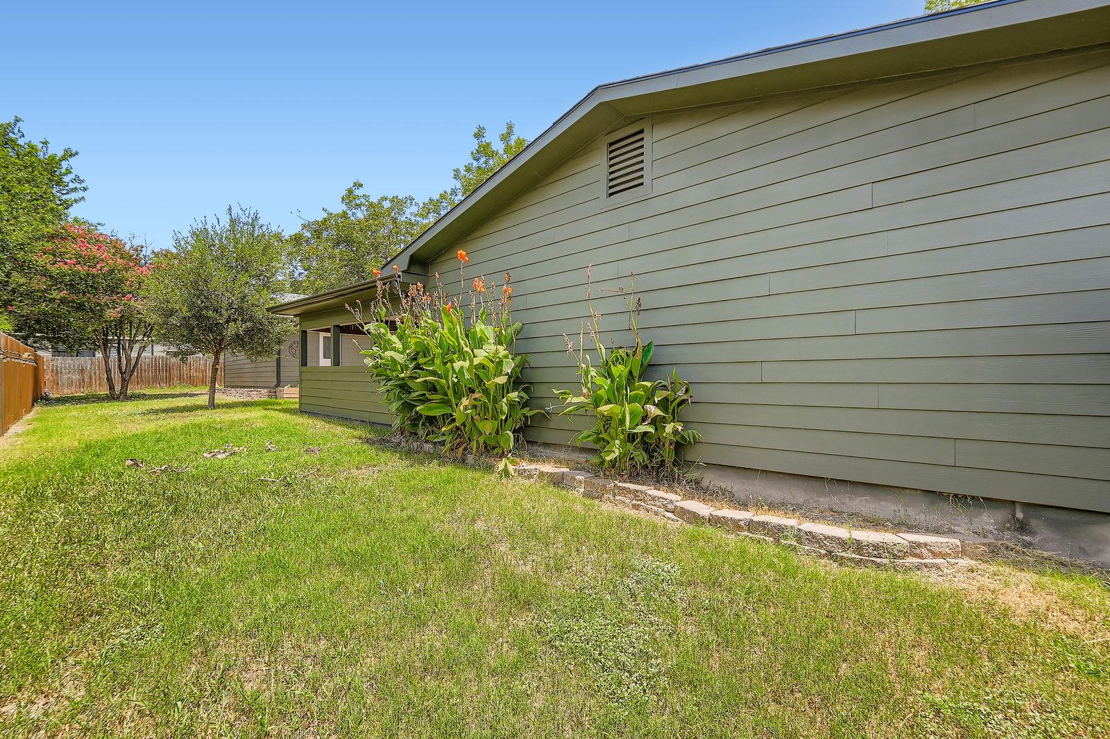207 Old Thorndale Rd, Taylor, TX 76574