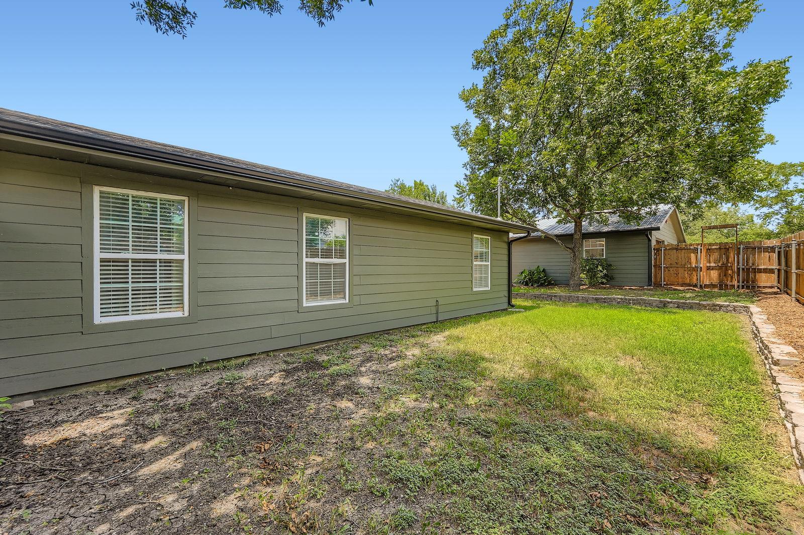 207 Old Thorndale Rd, Taylor, TX 76574