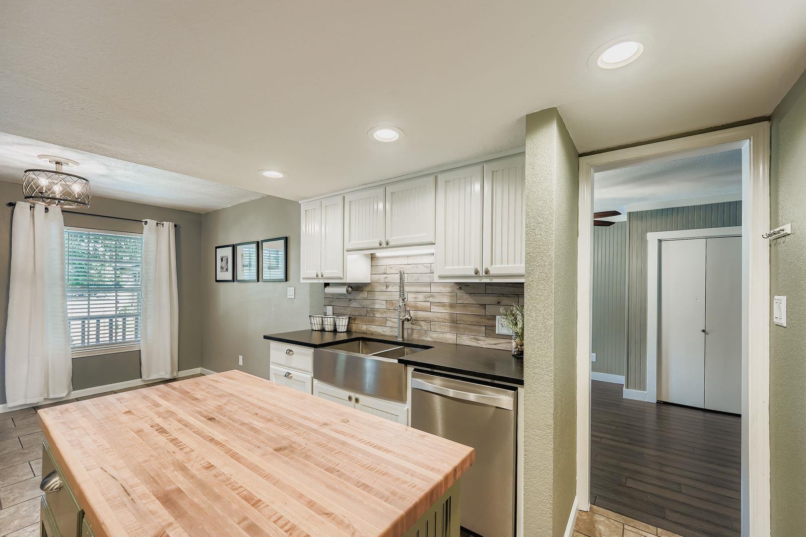 207 Old Thorndale Rd, Taylor, TX 76574