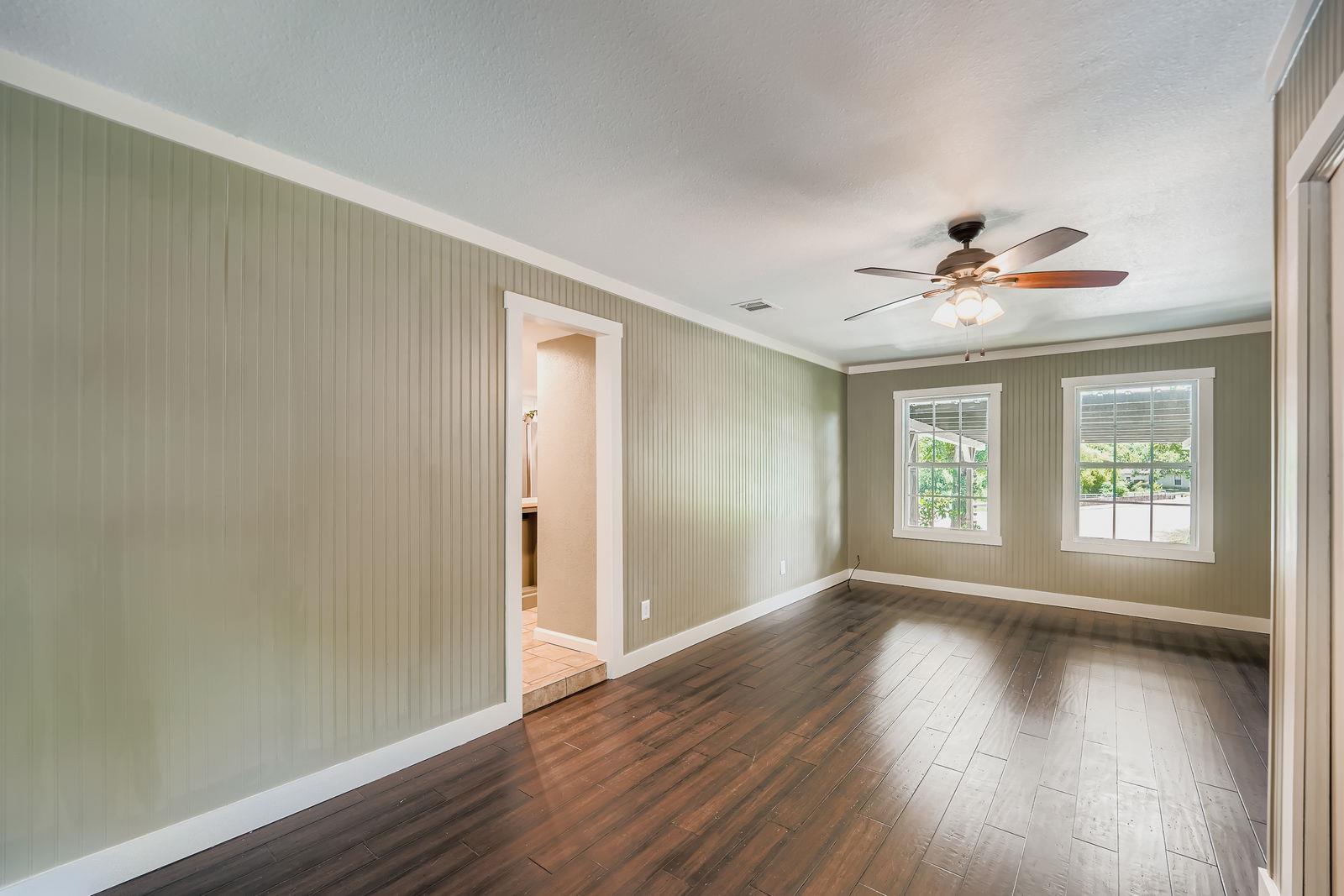 207 Old Thorndale Rd, Taylor, TX 76574