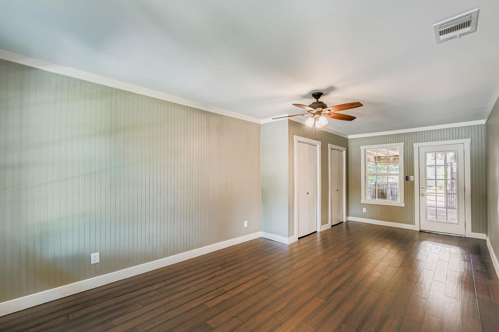 207 Old Thorndale Rd, Taylor, TX 76574