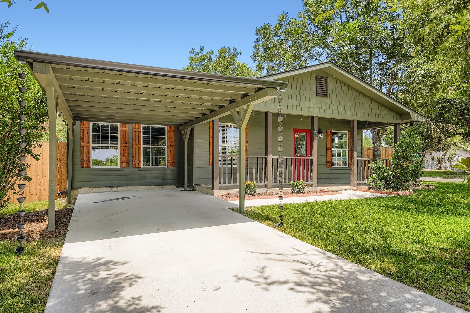 207 Old Thorndale Rd, Taylor, TX 76574