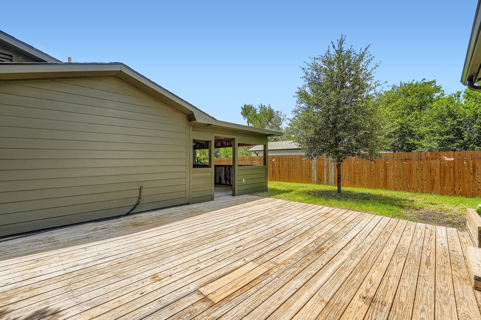 207 Old Thorndale Rd, Taylor, TX 76574