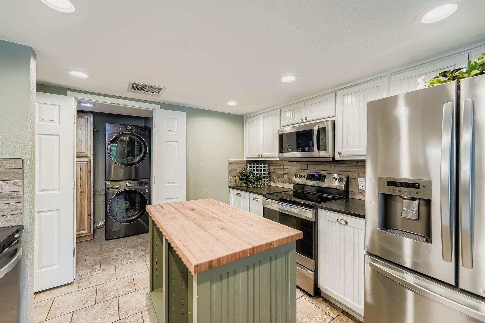 207 Old Thorndale Rd, Taylor, TX 76574