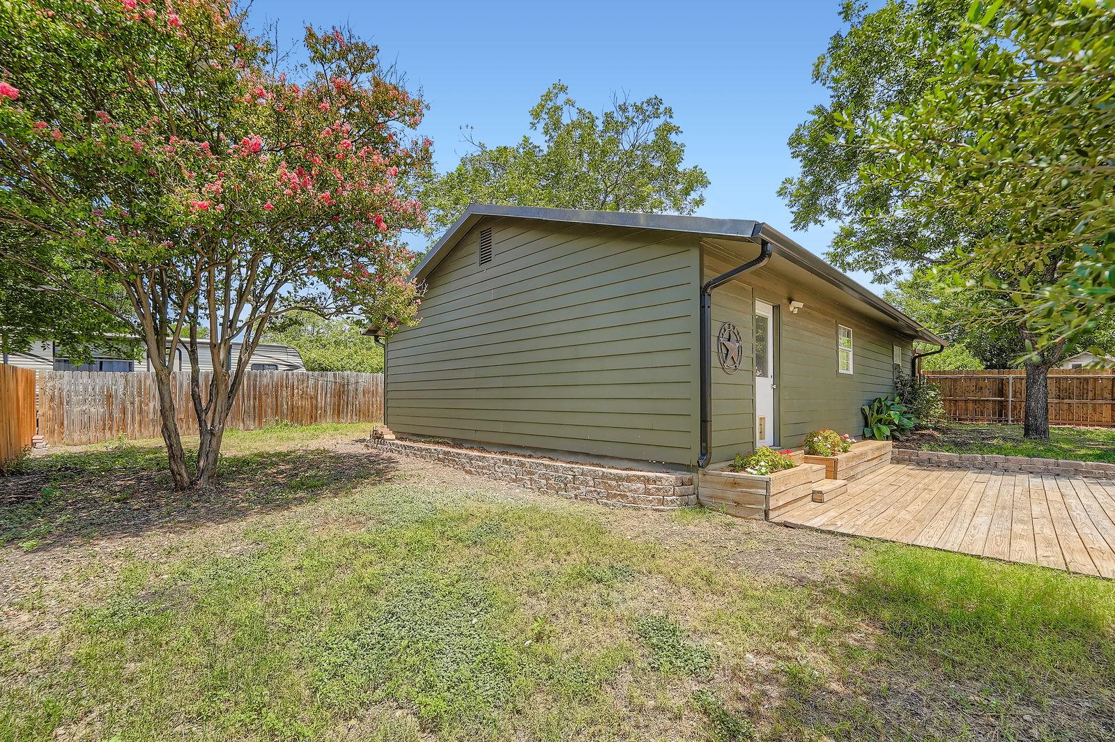 207 Old Thorndale Rd, Taylor, TX 76574