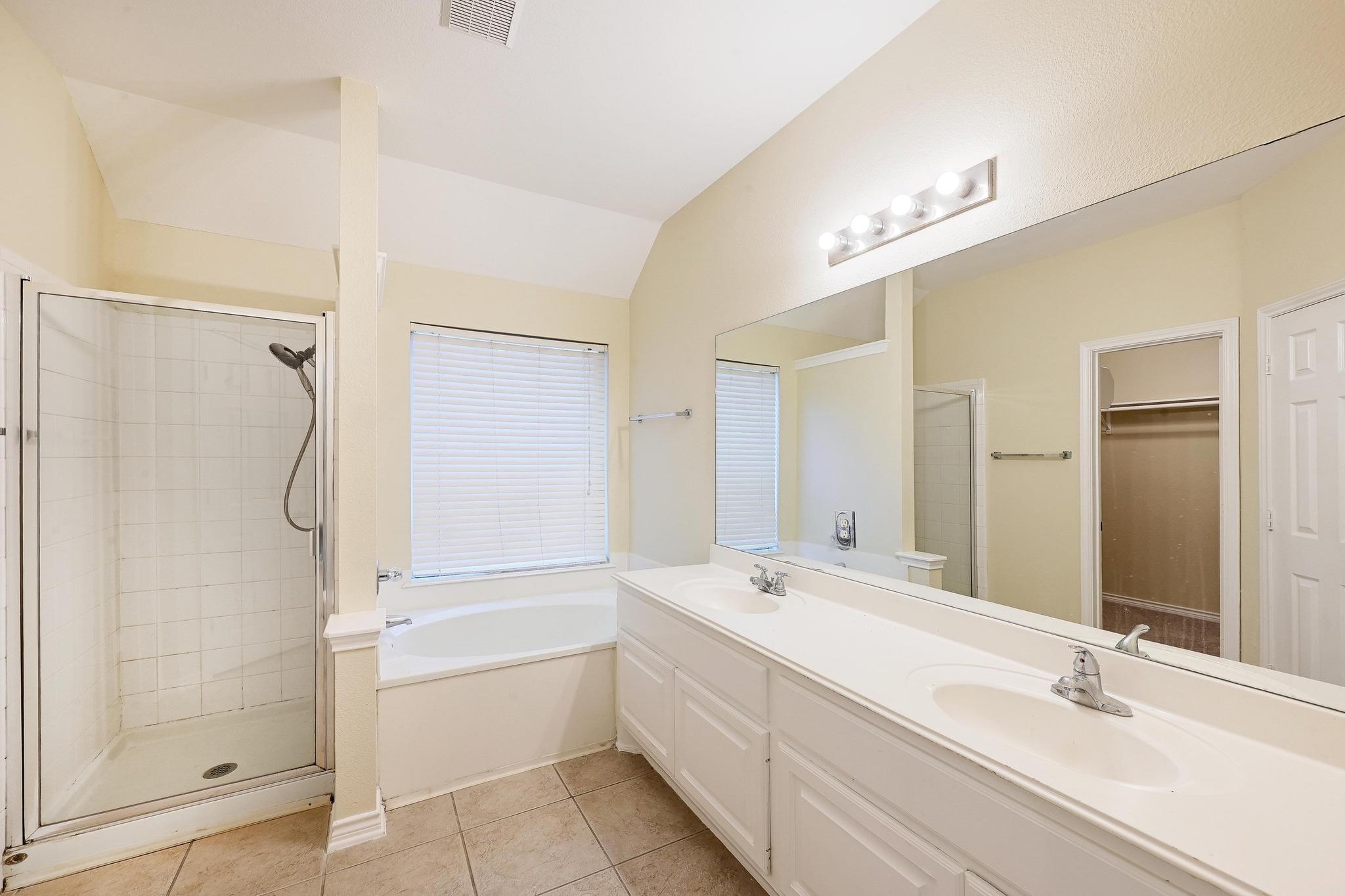 136 Winter St, Kyle, TX 78640