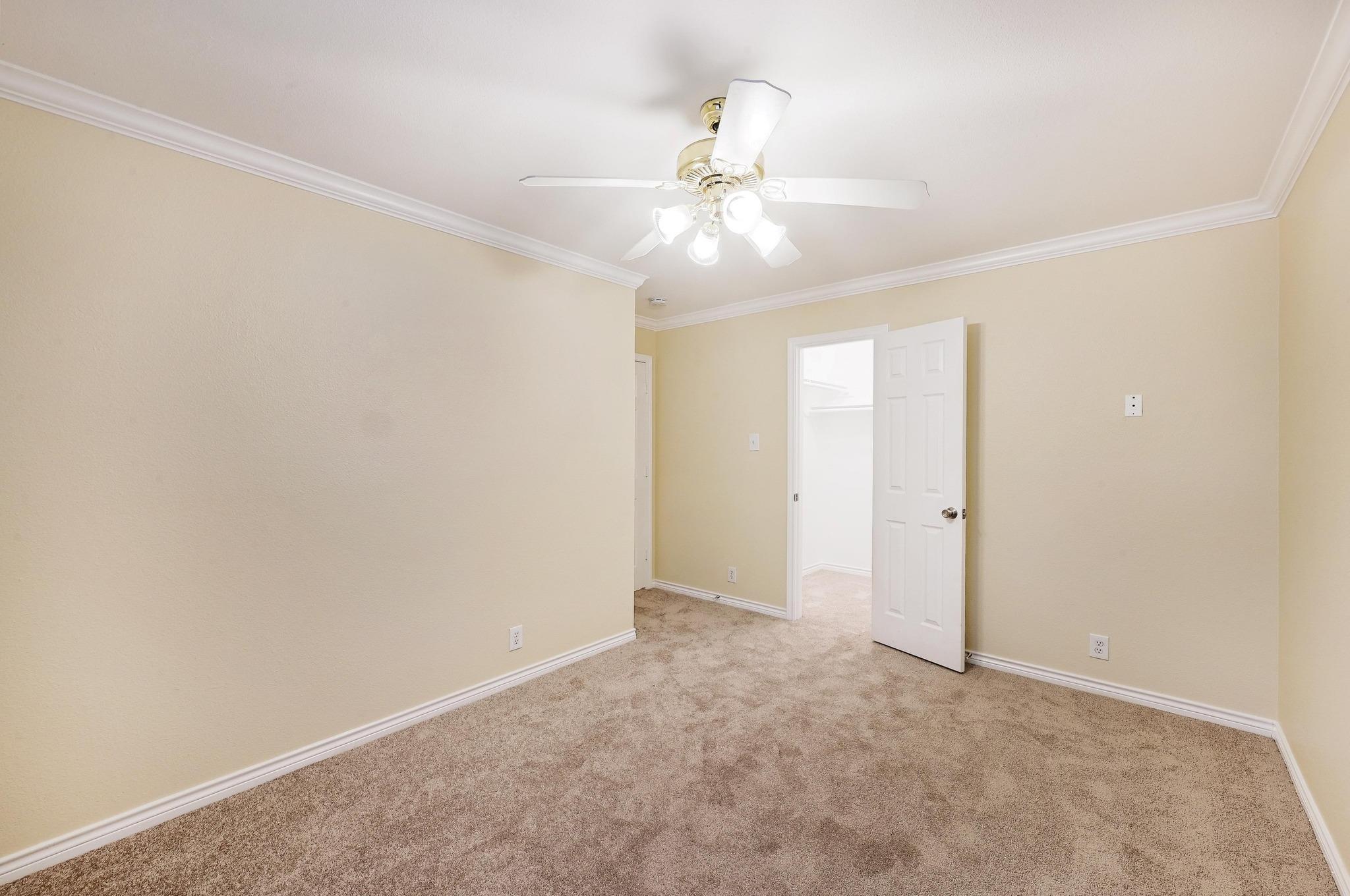 136 Winter St, Kyle, TX 78640
