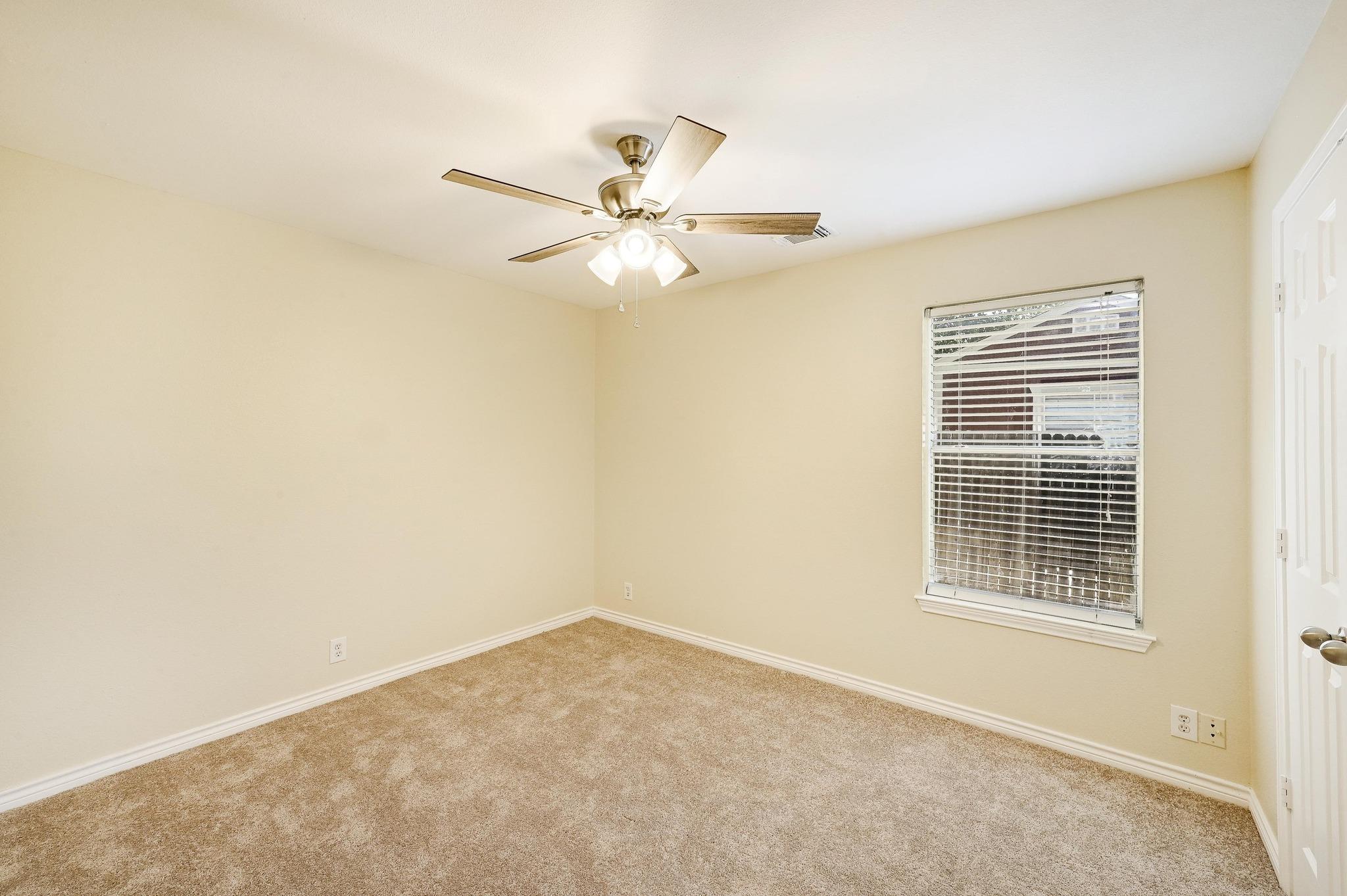 136 Winter St, Kyle, TX 78640