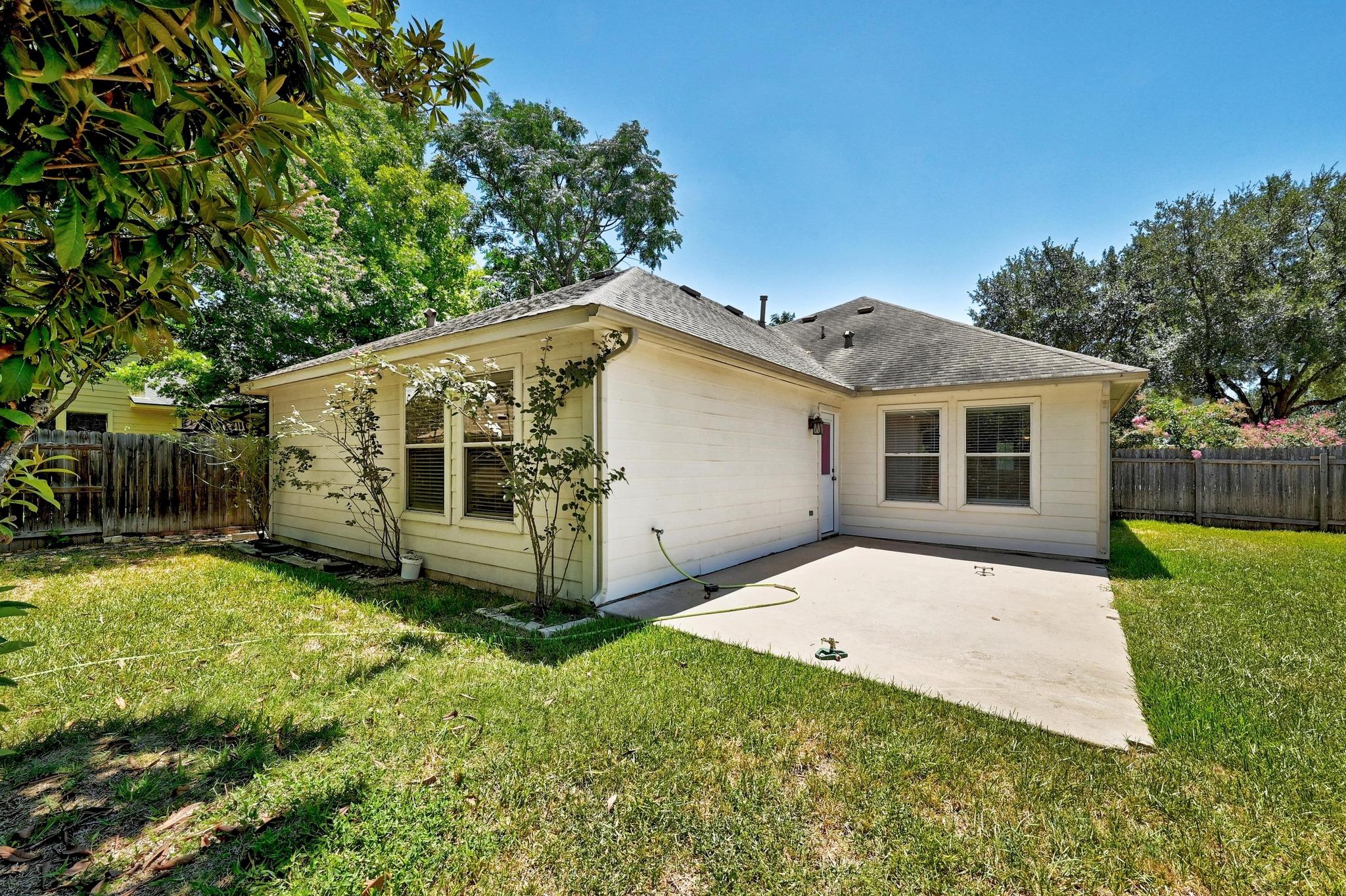 136 Winter St, Kyle, TX 78640