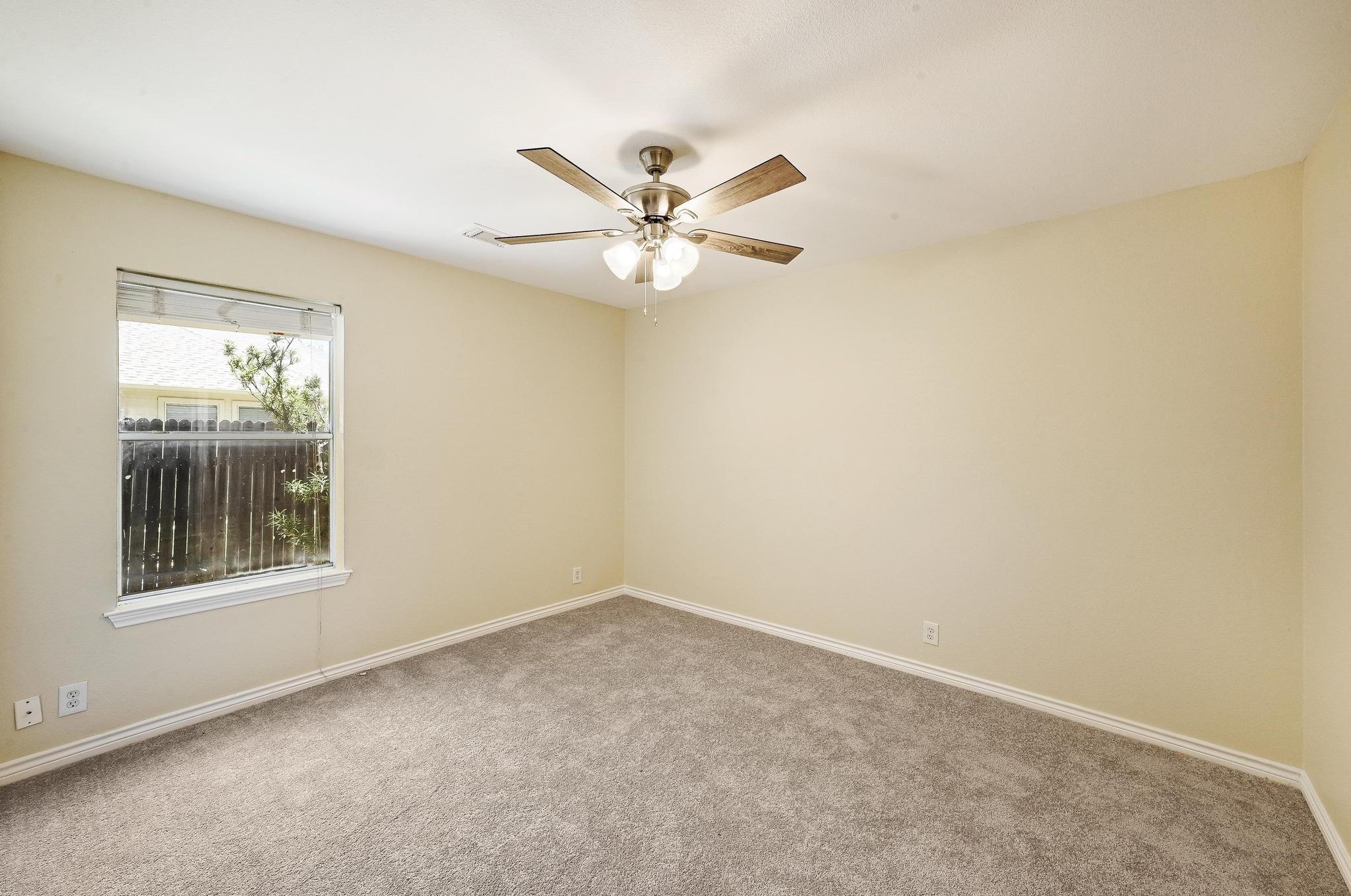 136 Winter St, Kyle, TX 78640