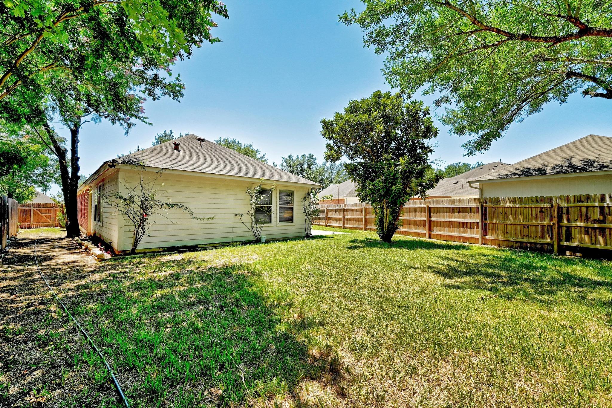 136 Winter St, Kyle, TX 78640