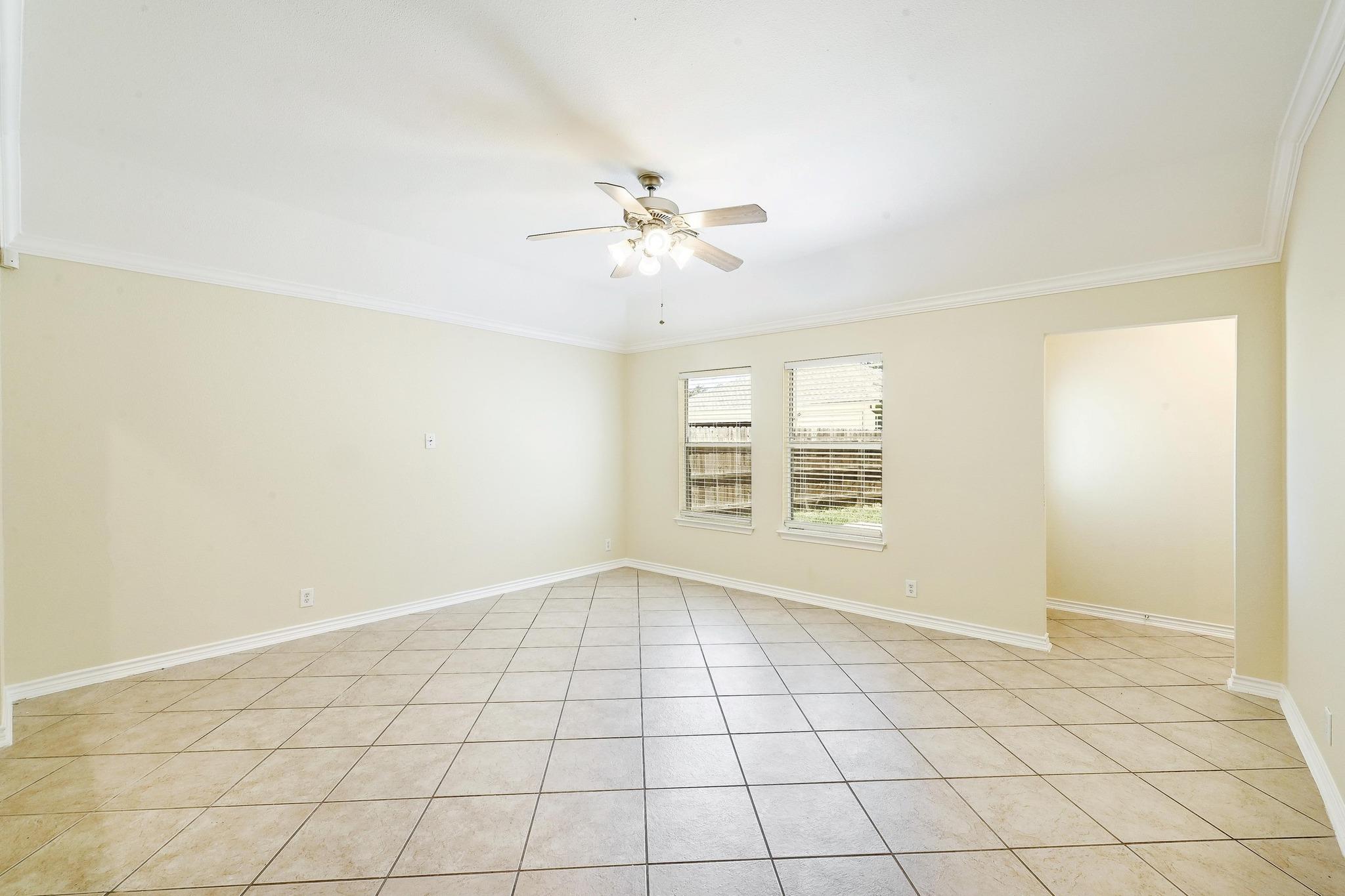 136 Winter St, Kyle, TX 78640