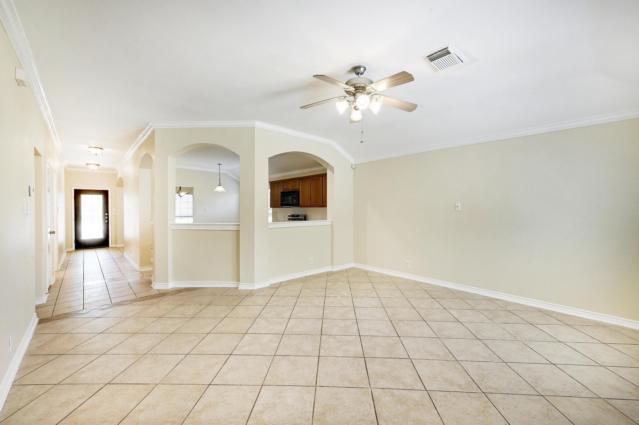 136 Winter St, Kyle, TX 78640