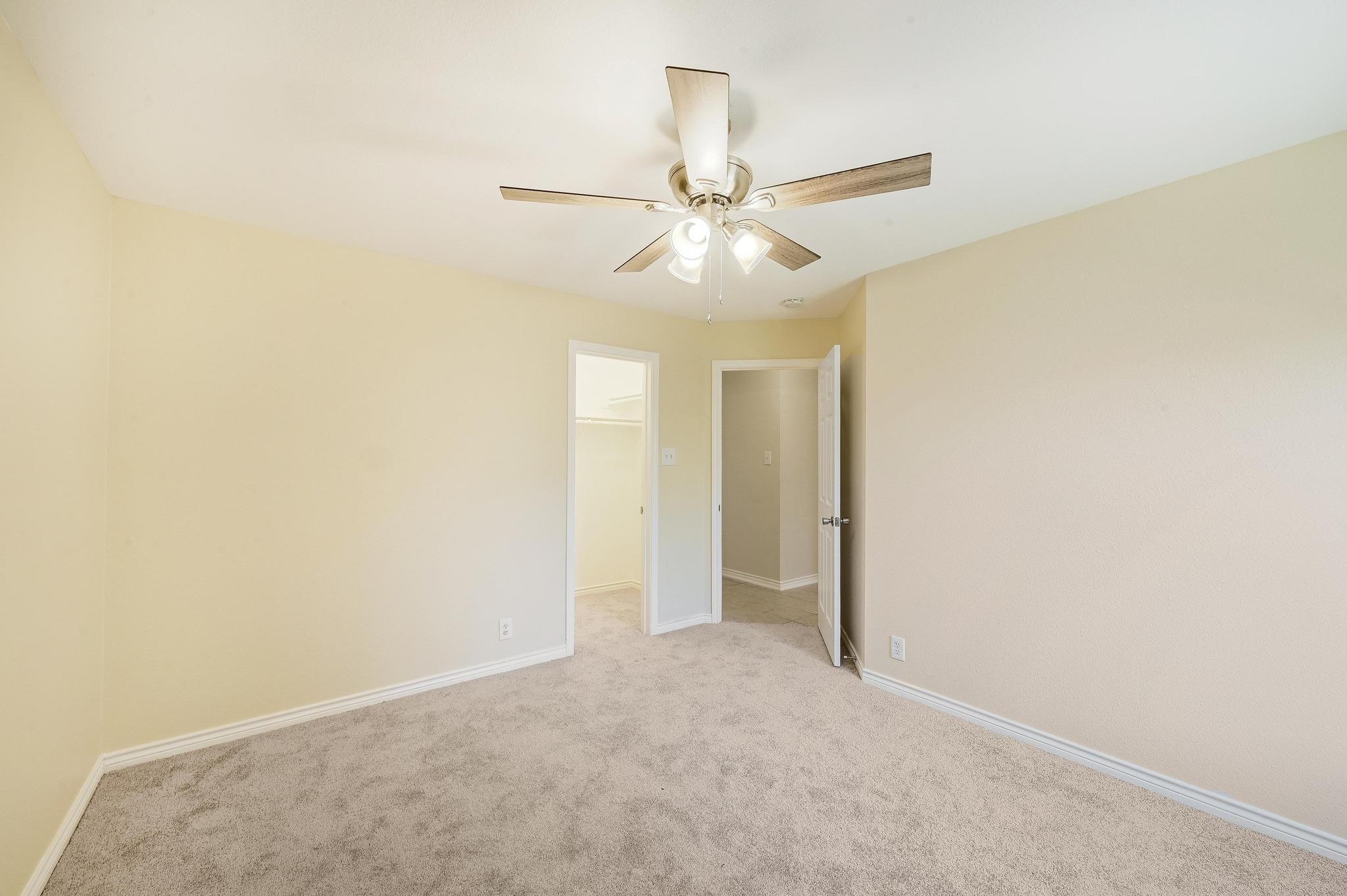 136 Winter St, Kyle, TX 78640