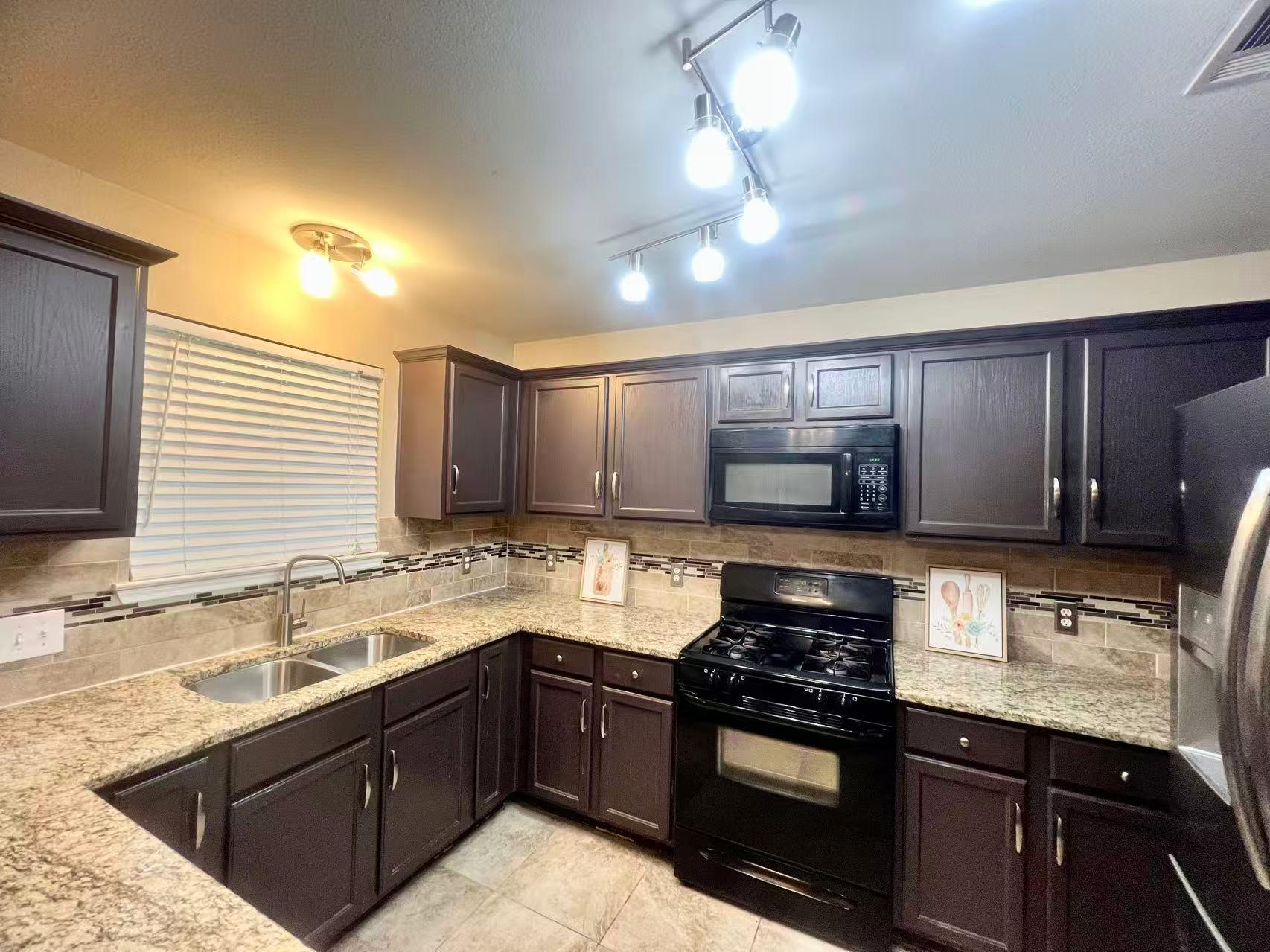 1800 Columbine Ln, Leander, TX 78641