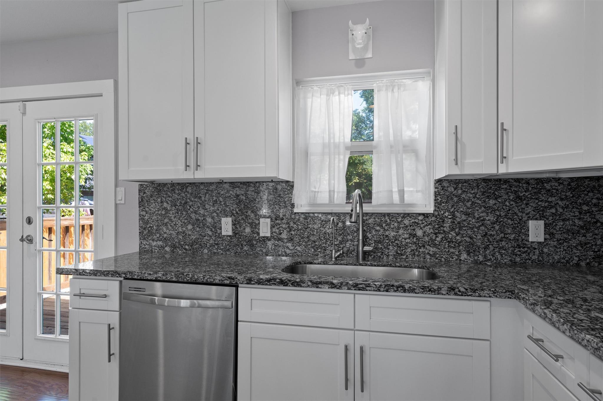 2609 S 5th St, Austin, TX 78704