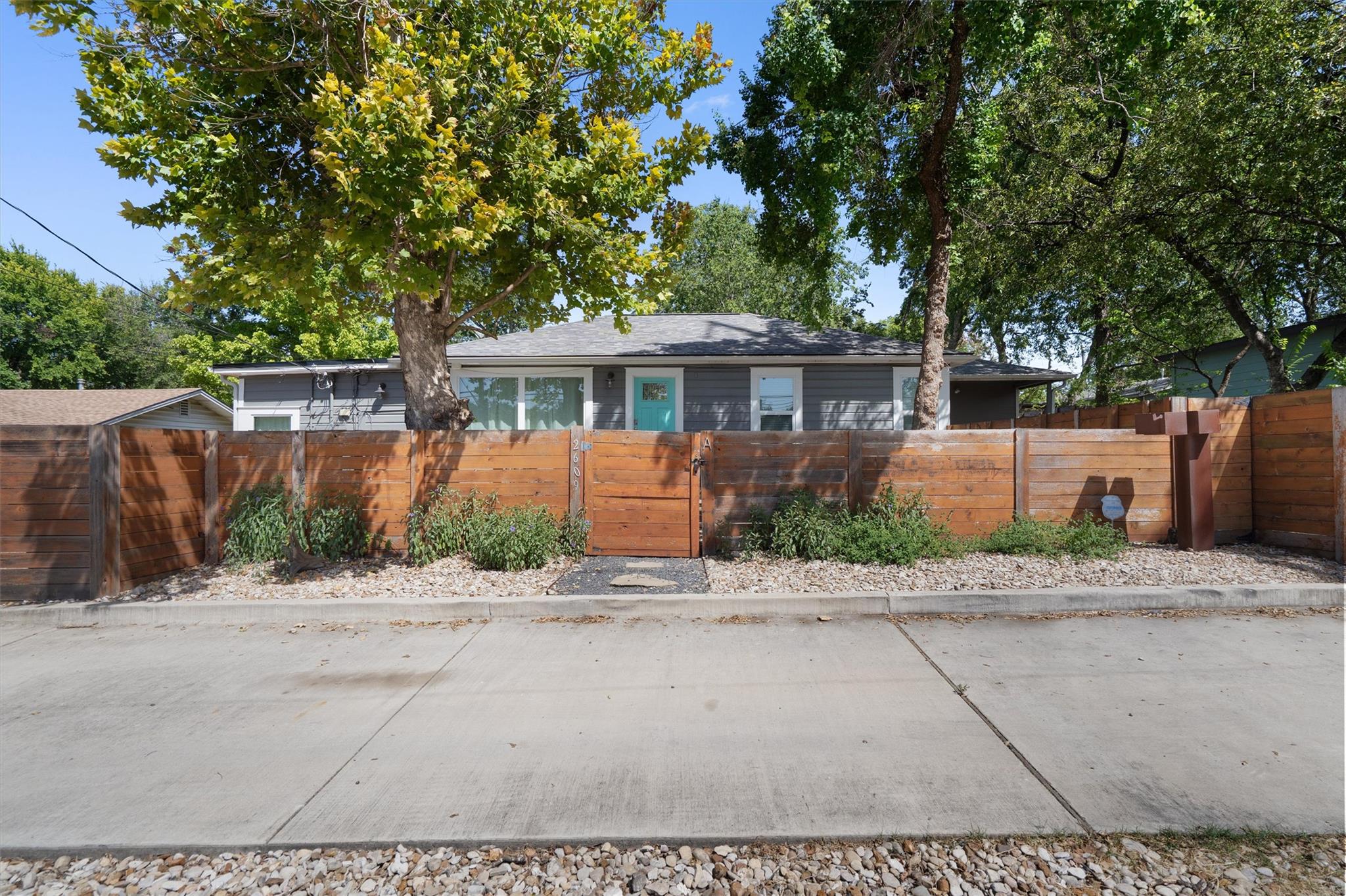 2609 S 5th St, Austin, TX 78704