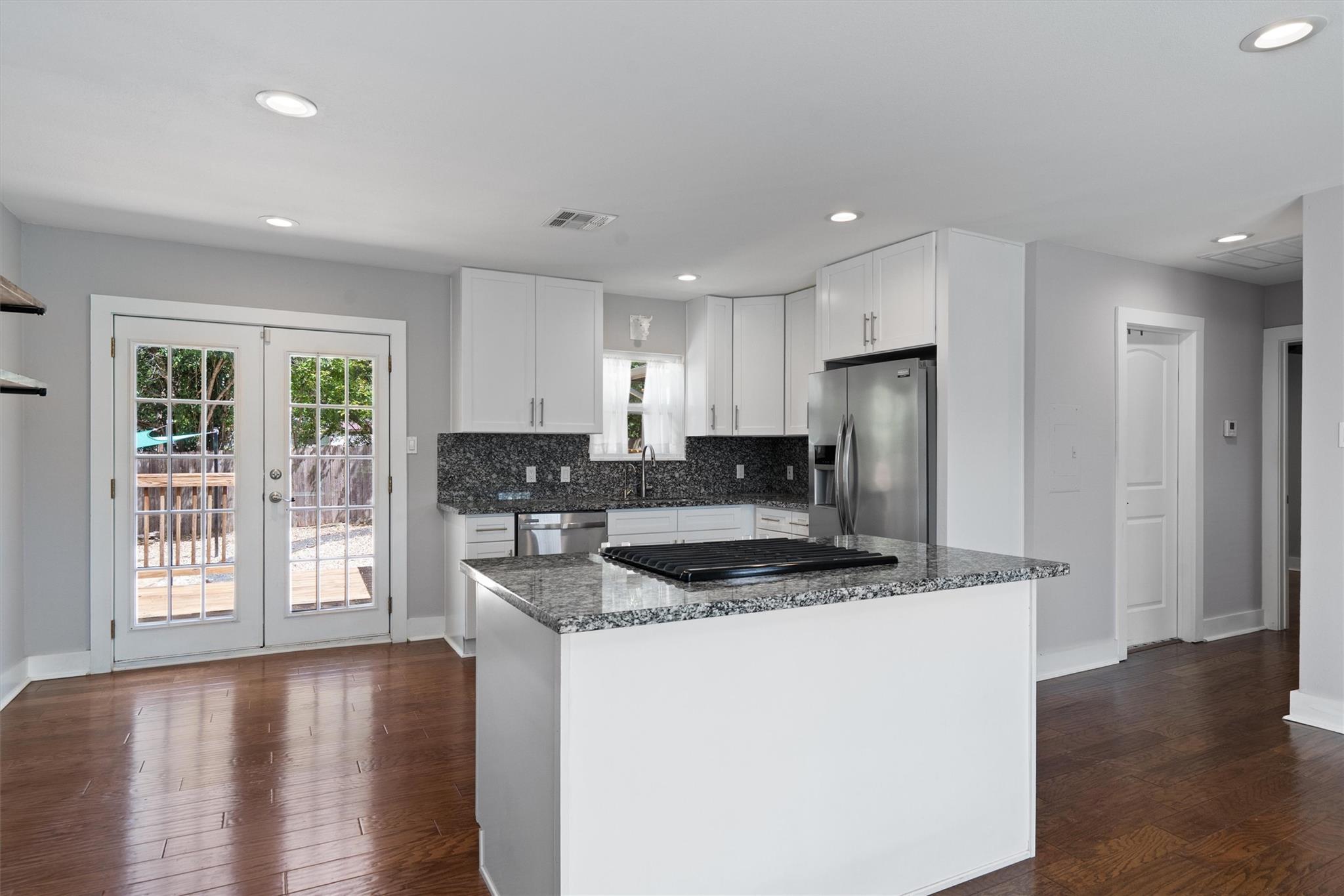 2609 S 5th St, Austin, TX 78704