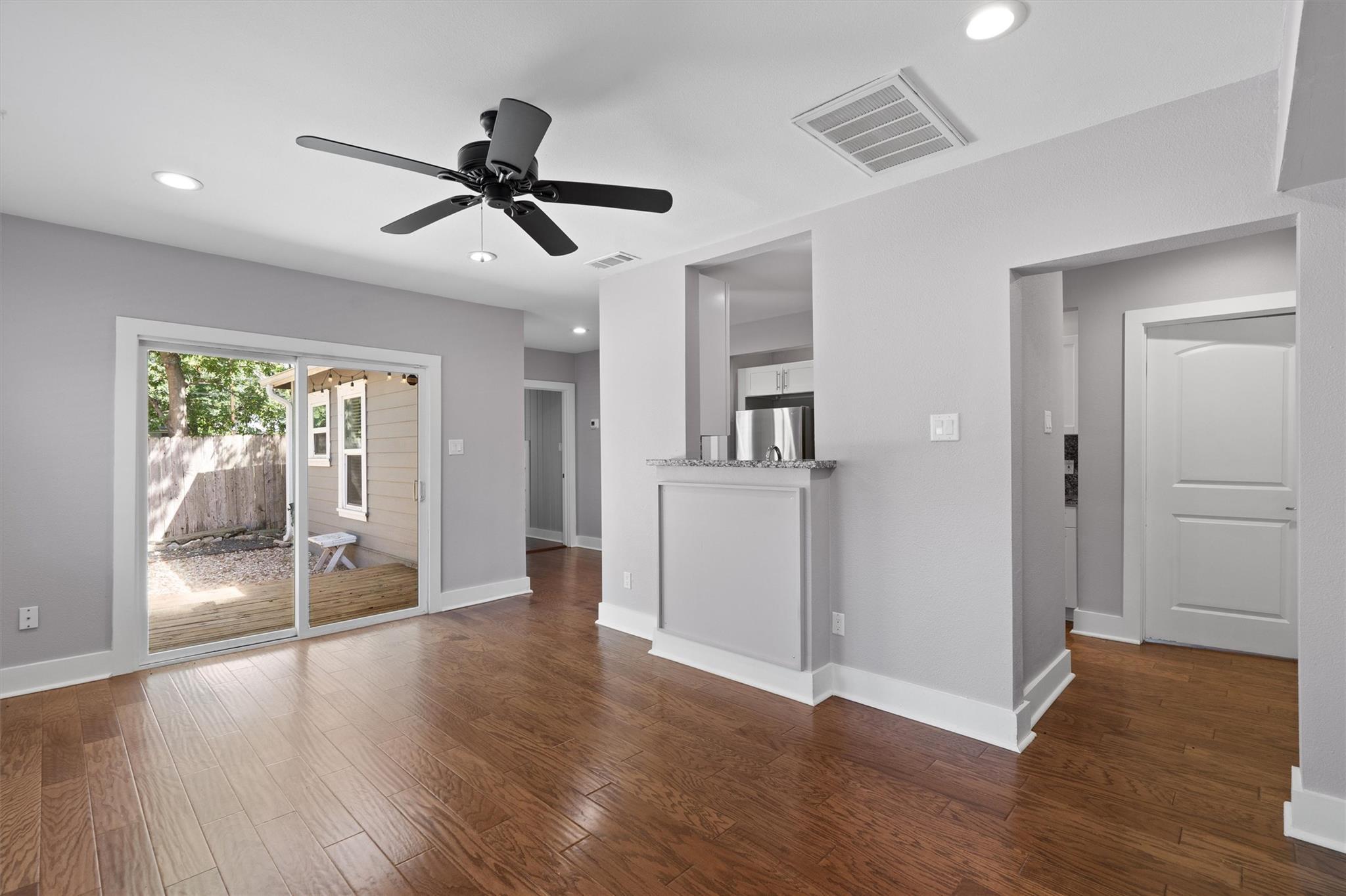 2609 S 5th St, Austin, TX 78704