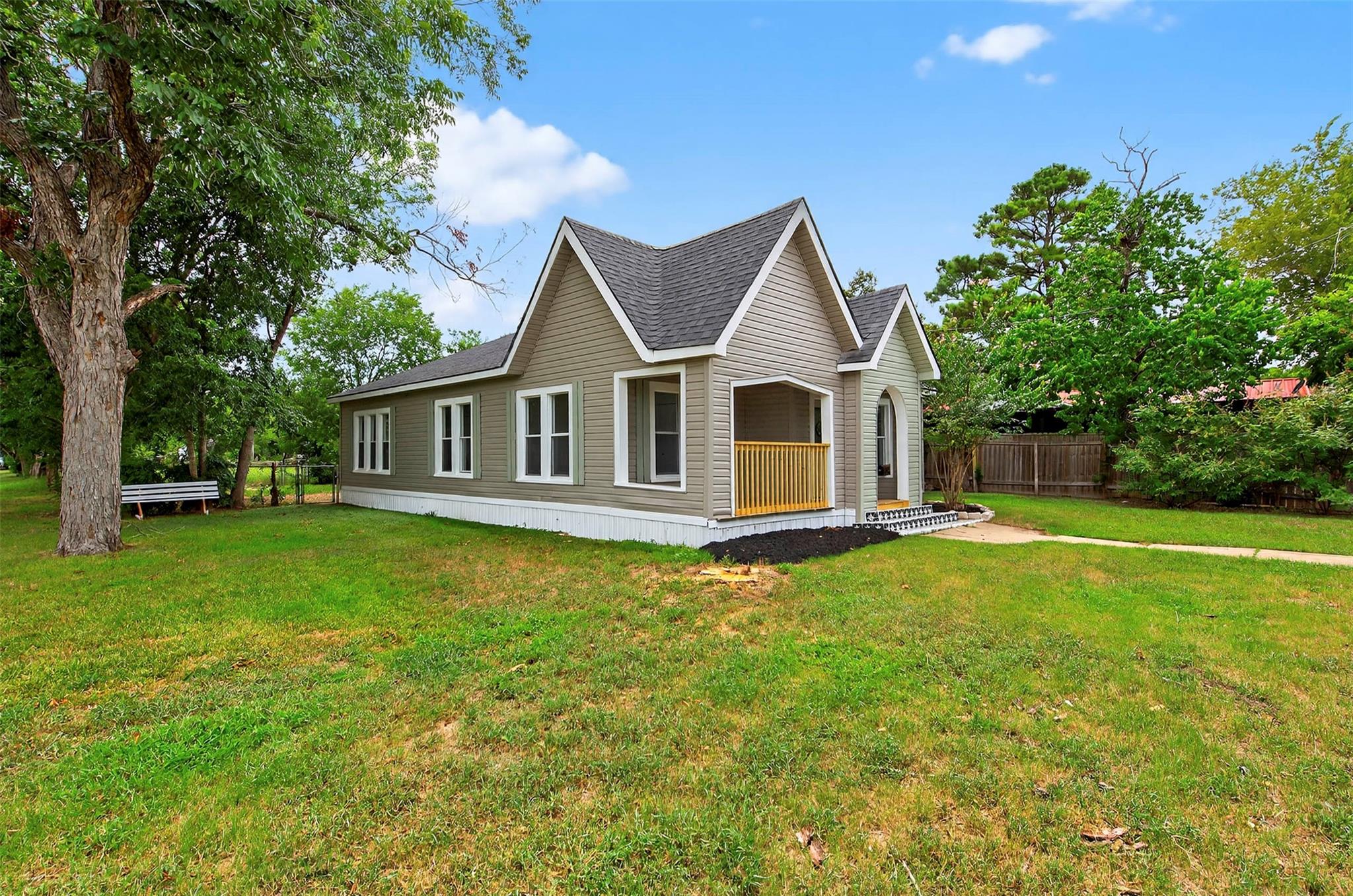 1001 North Banks St, Caldwell, TX 77836