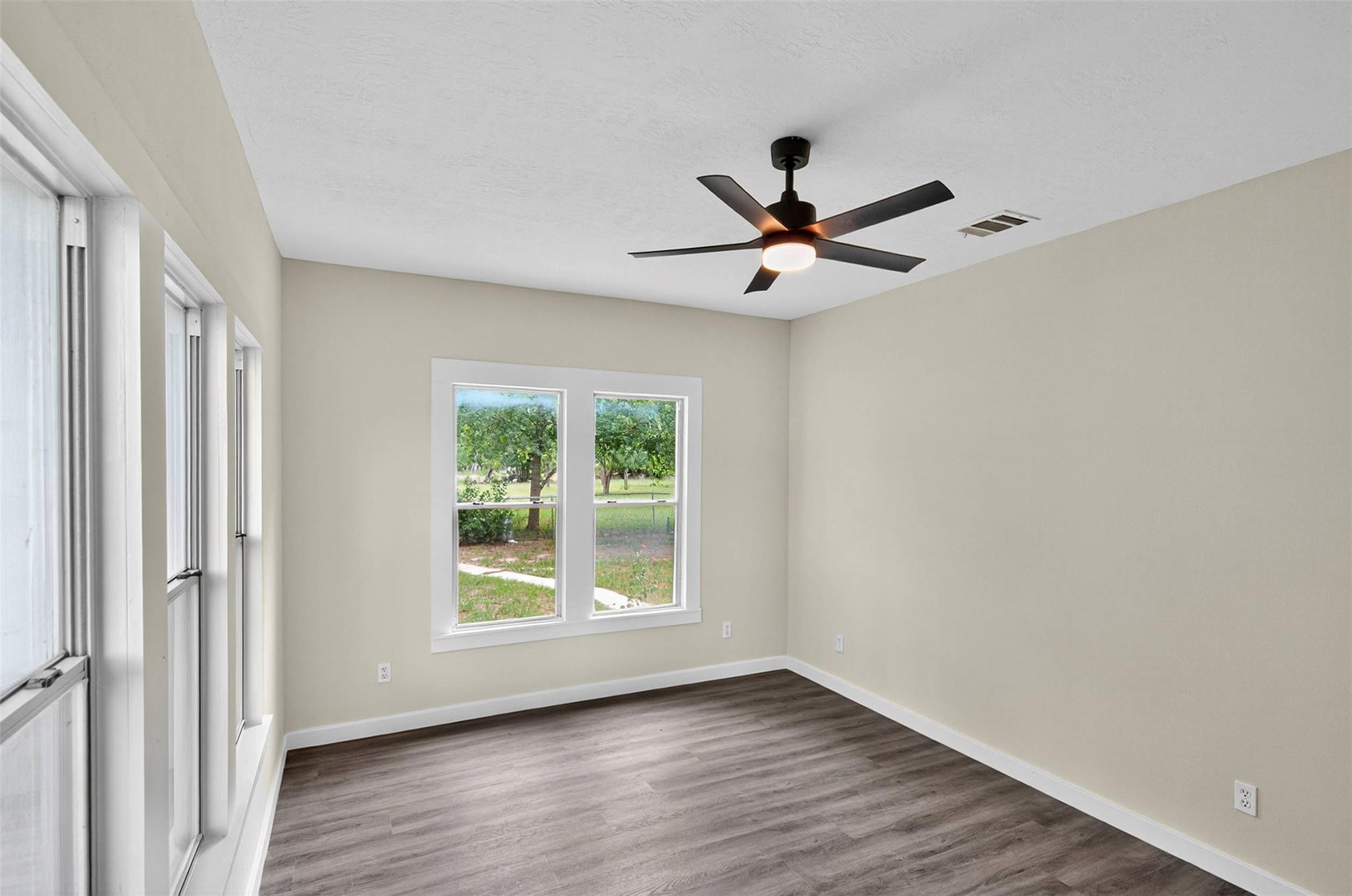 1001 North Banks St, Caldwell, TX 77836