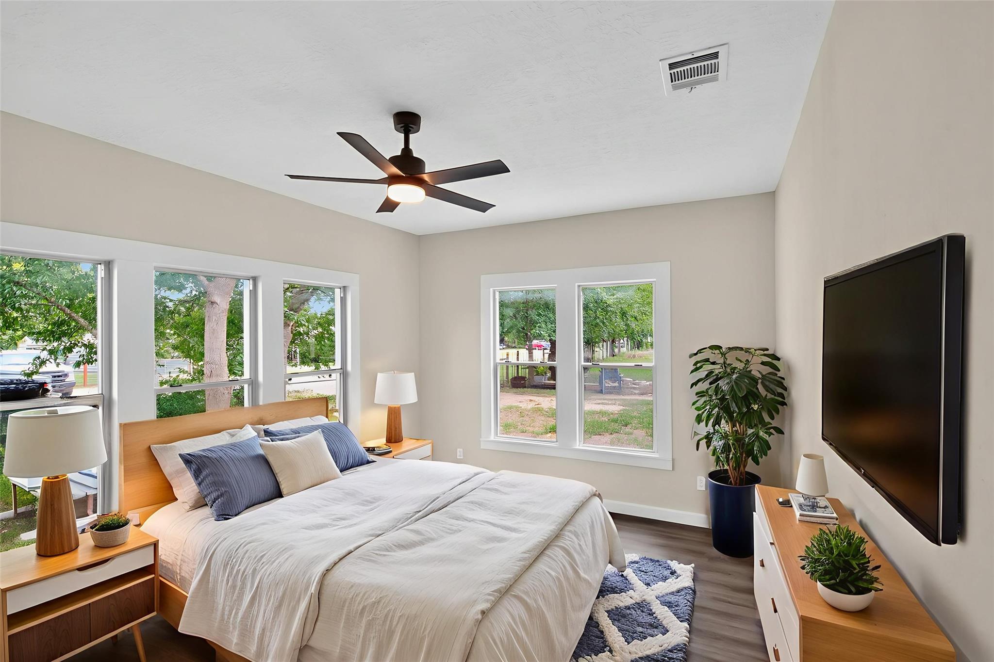 1001 North Banks St, Caldwell, TX 77836