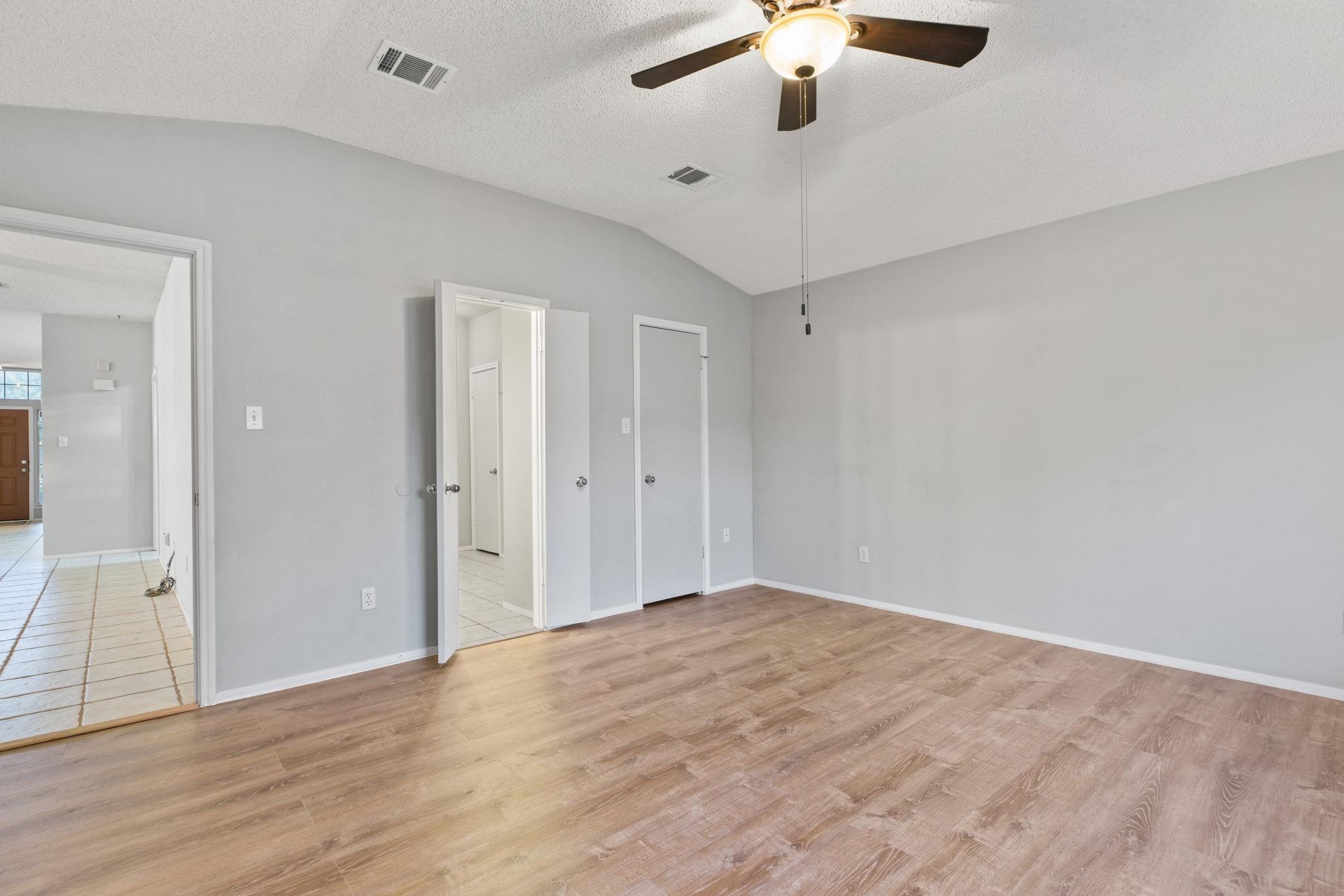 1902 Hollow Tree Blvd, Round Rock, TX 78681