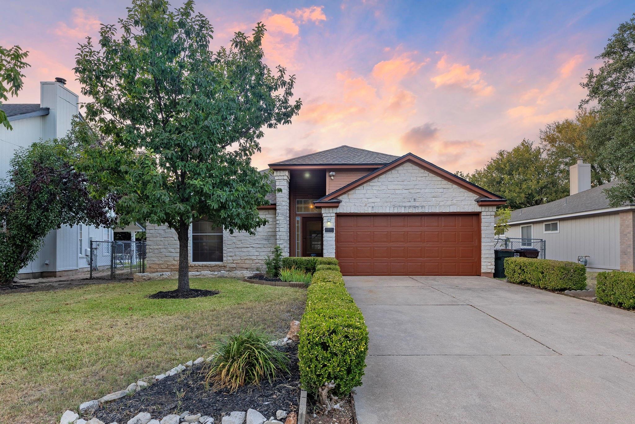1902 Hollow Tree Blvd, Round Rock, TX 78681